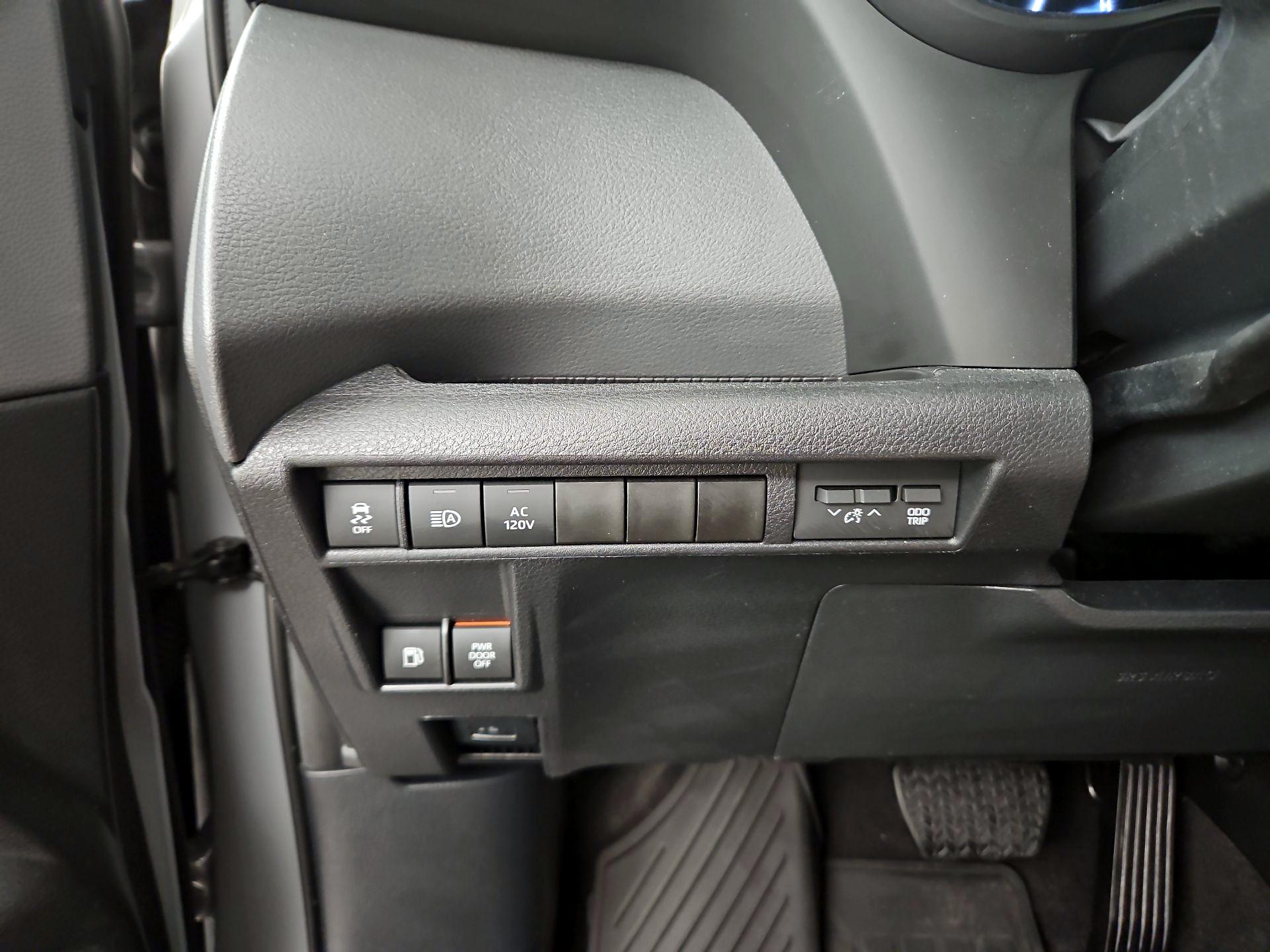 Thumbnail: 2024 Toyota Sienna - 13
