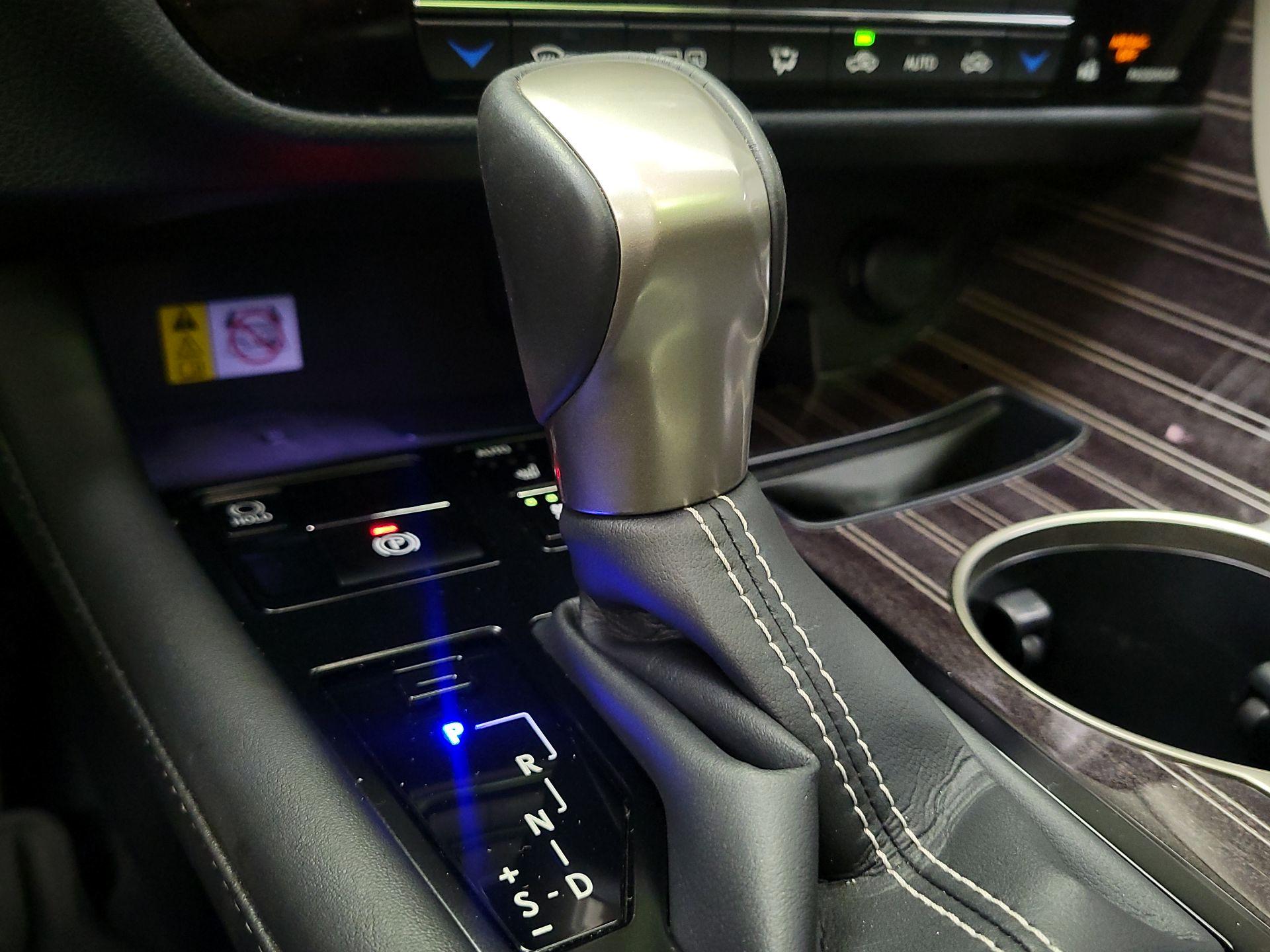 Thumbnail: 2022 Lexus RX - 18