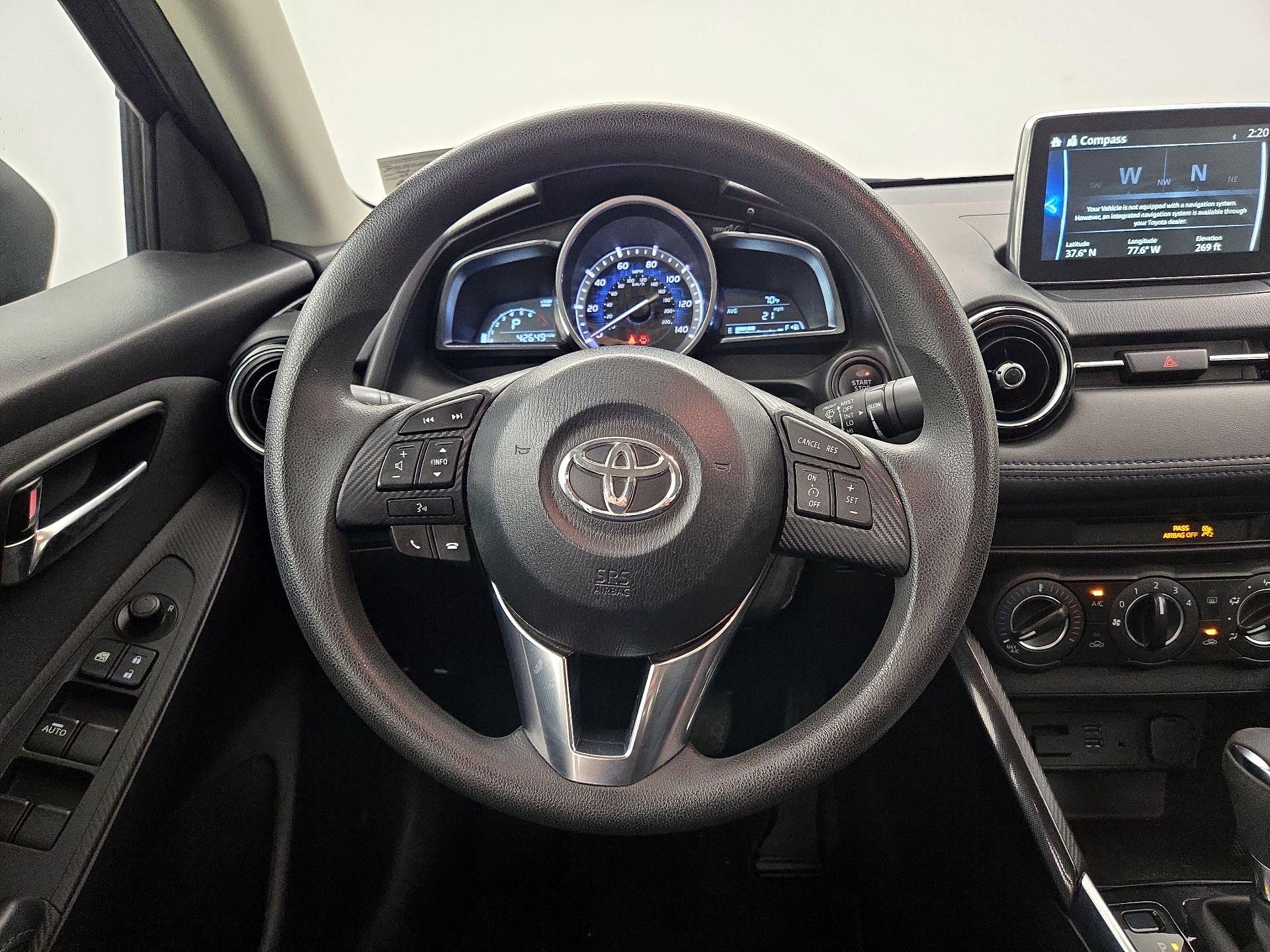 Thumbnail: 2017 Toyota Yaris iA - 10