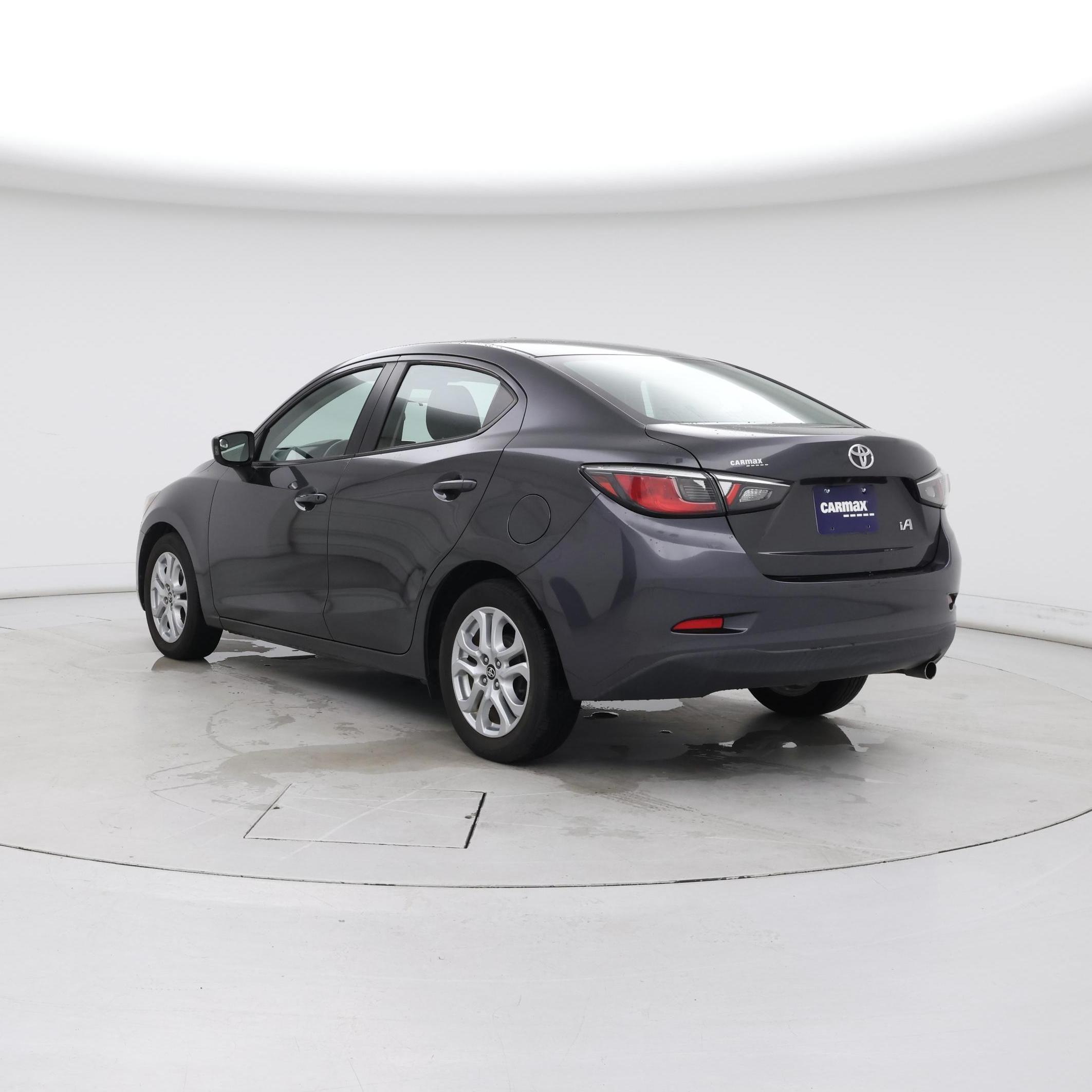 Thumbnail: 2017 Toyota Yaris iA - 2