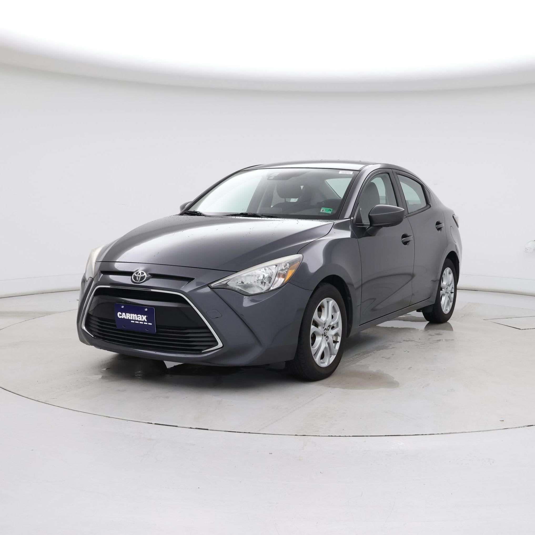 Thumbnail: 2017 Toyota Yaris iA - 4
