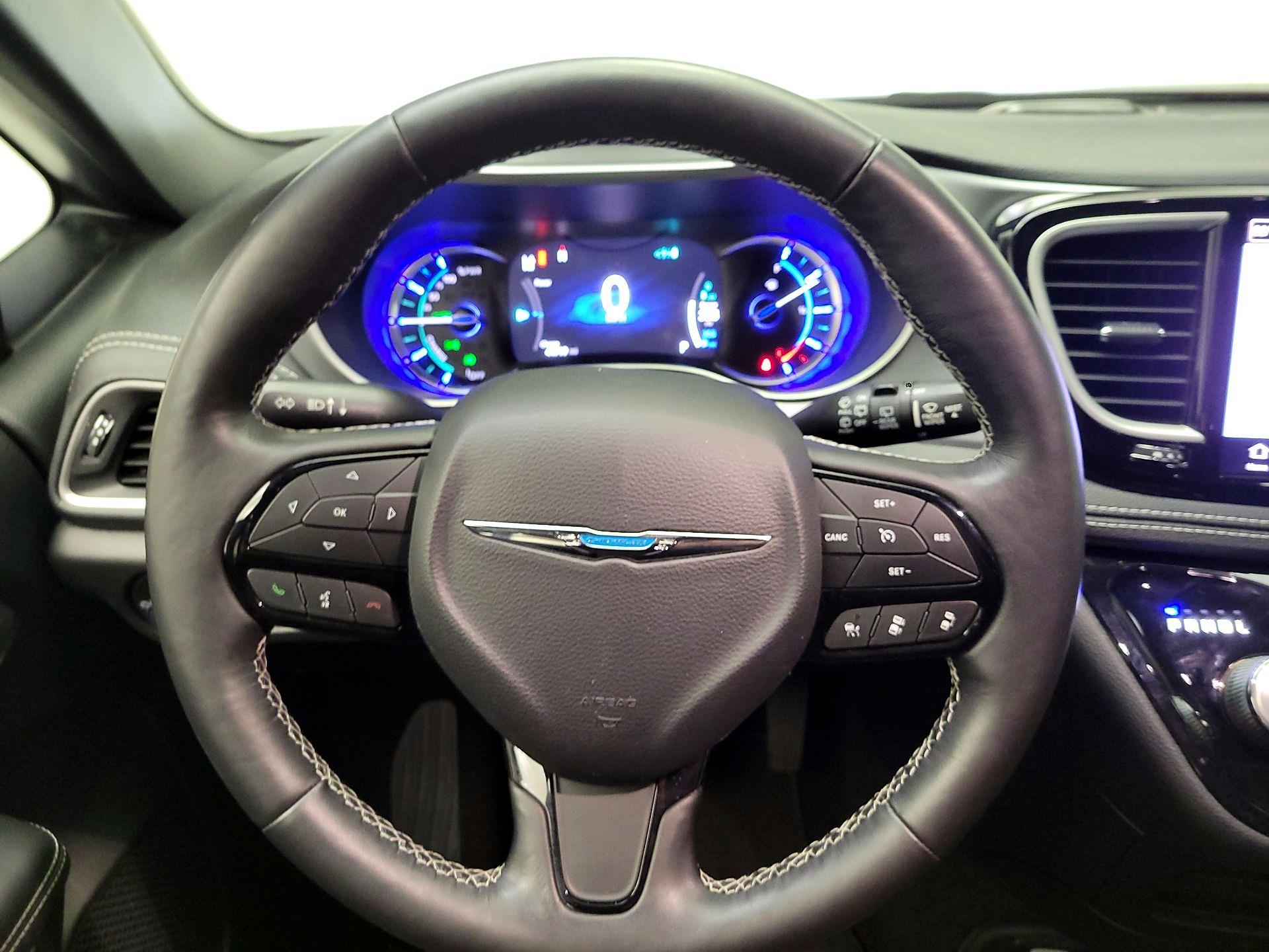 Thumbnail: 2021 Chrysler Pacifica - 10