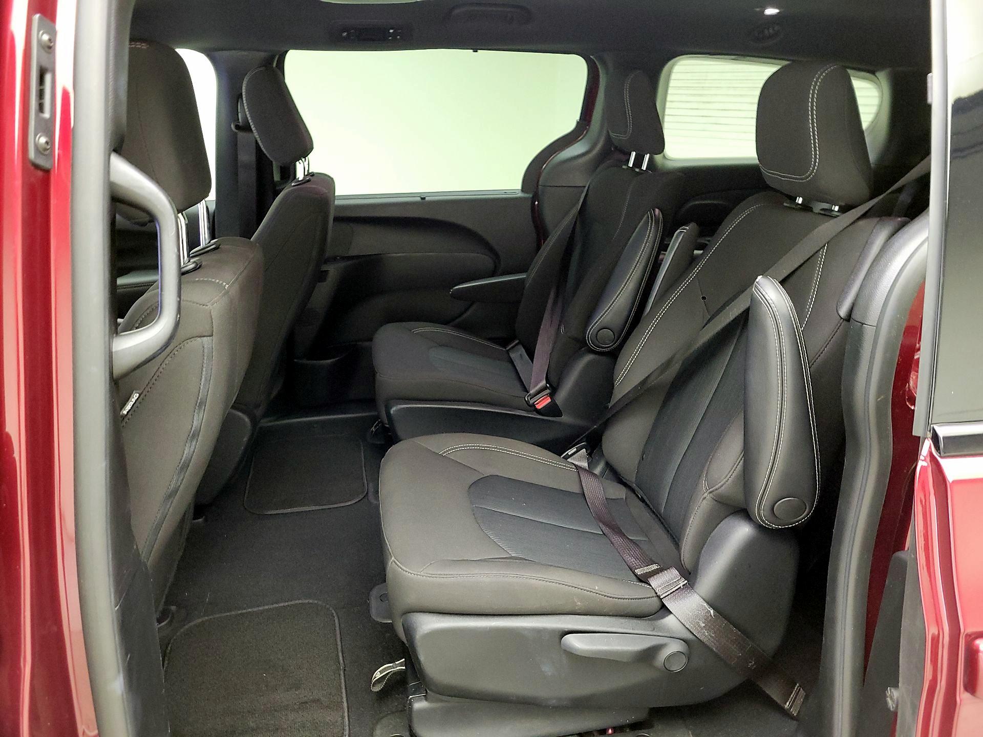 Thumbnail: 2021 Chrysler Pacifica - 19