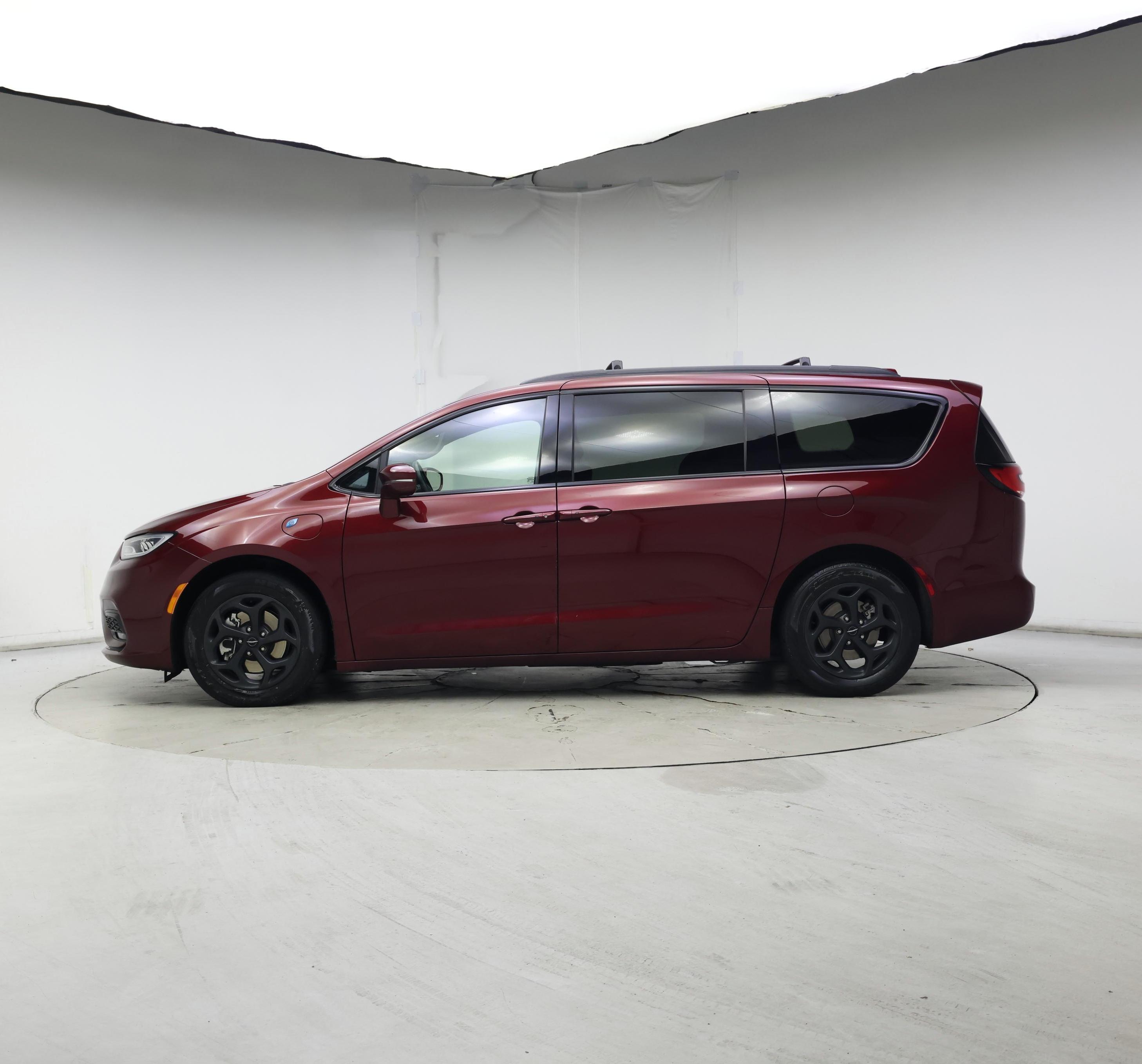 Thumbnail: 2021 Chrysler Pacifica - 3