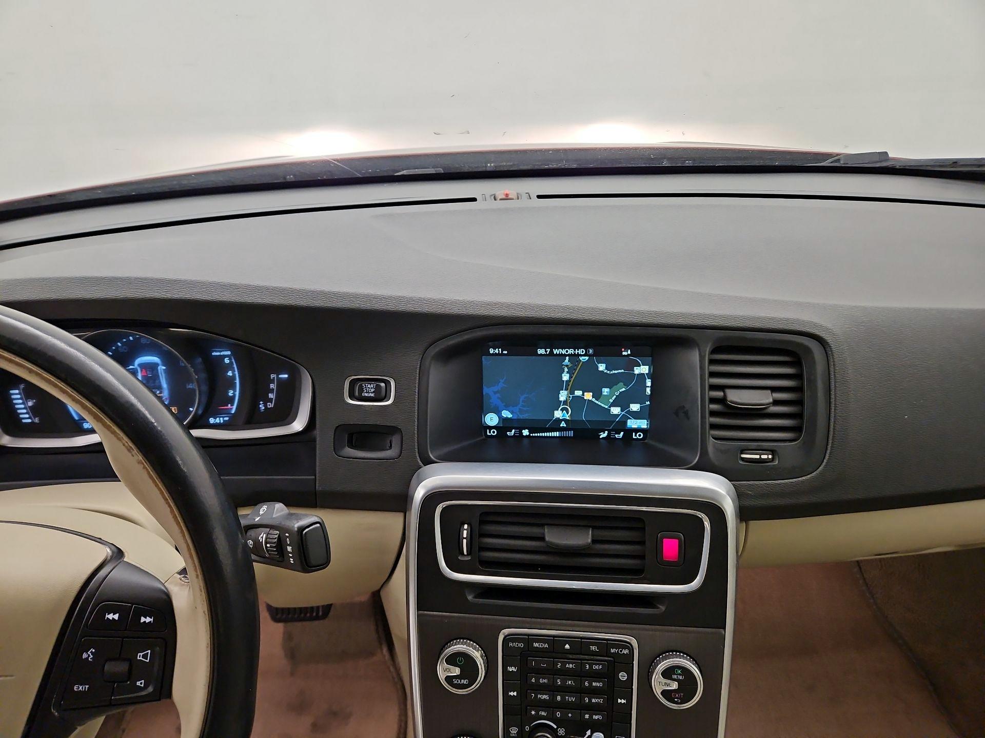 Thumbnail: 2015 Volvo S60 - 9