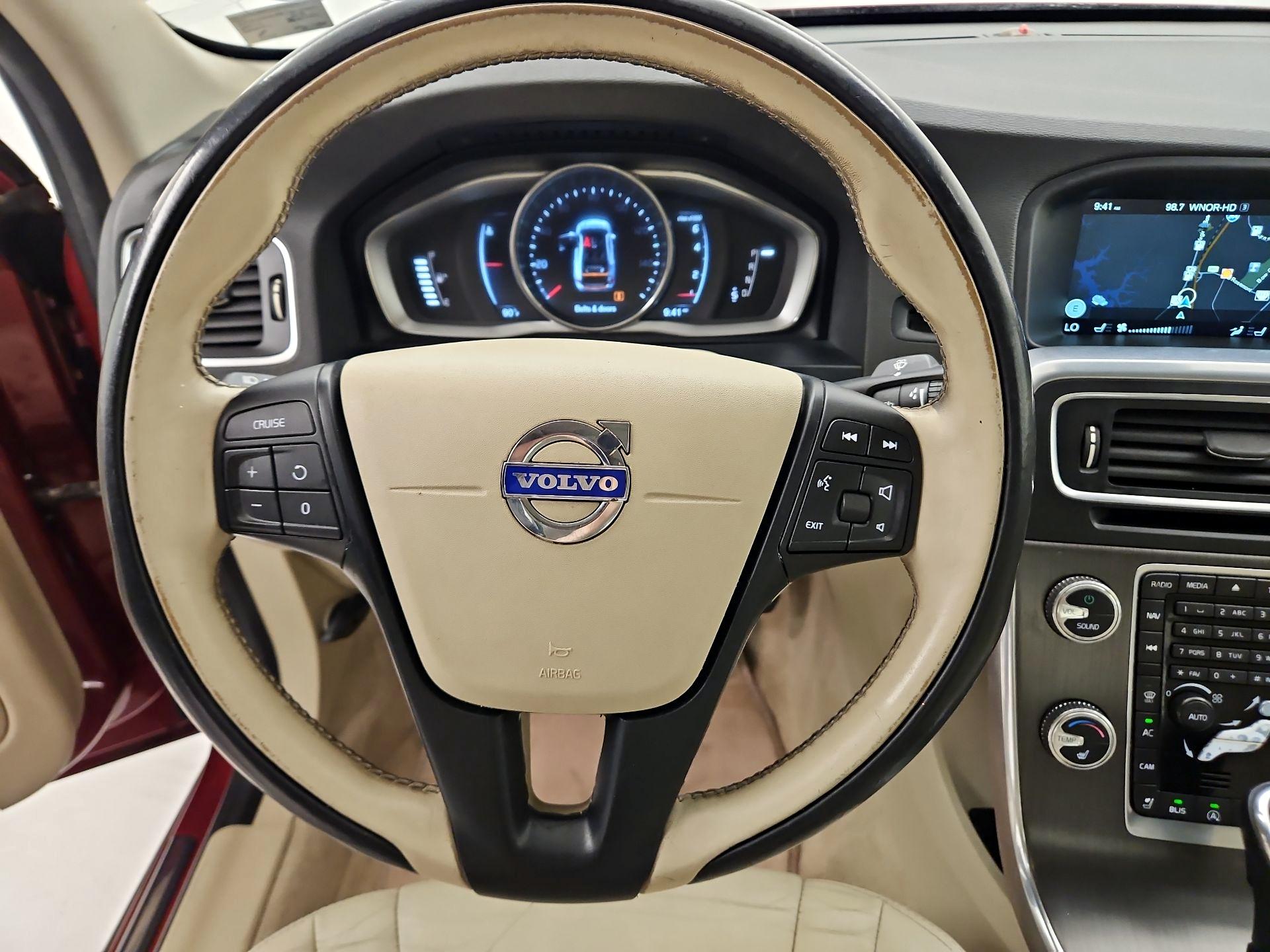 Thumbnail: 2015 Volvo S60 - 10