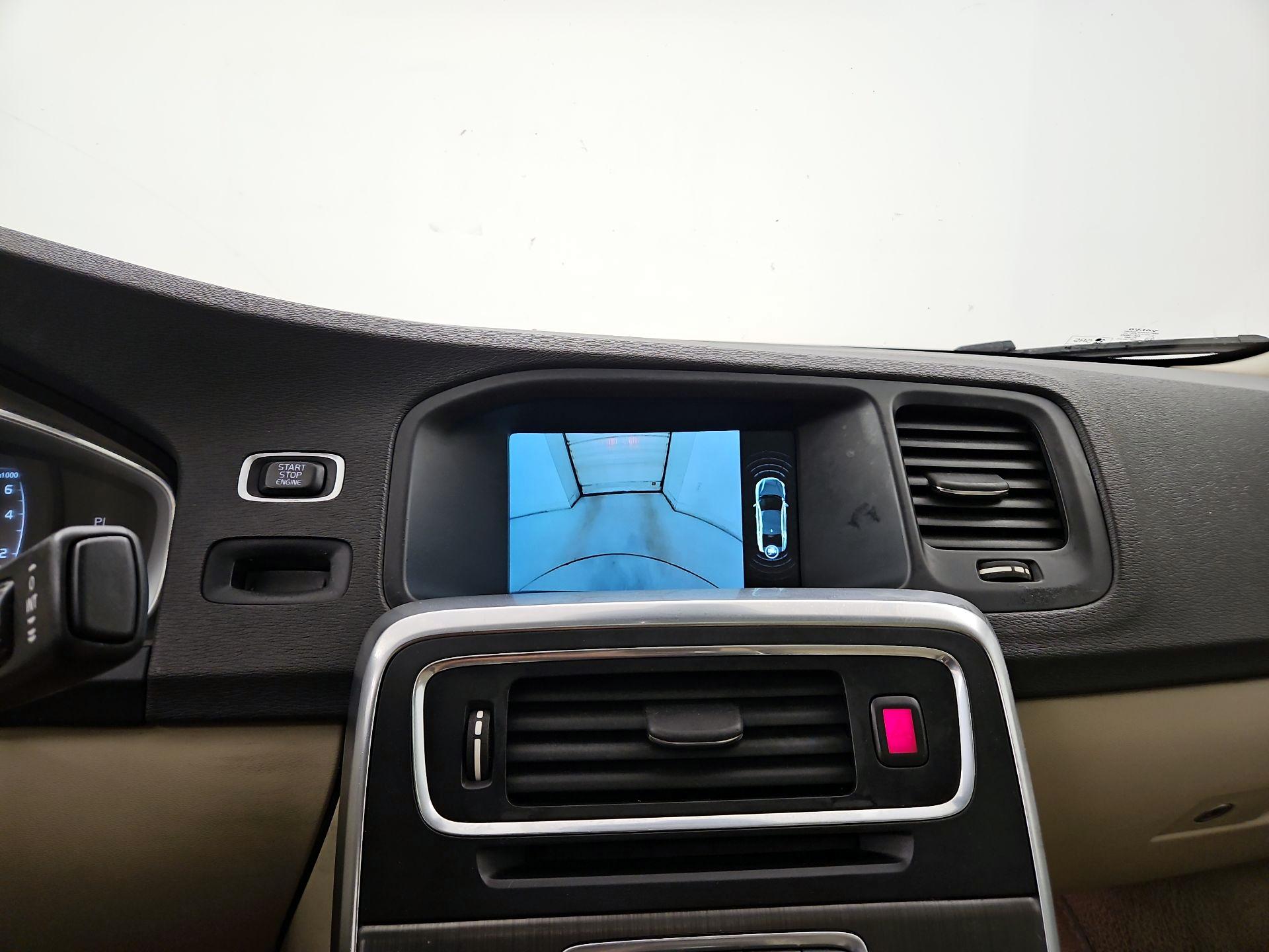Thumbnail: 2015 Volvo S60 - 15