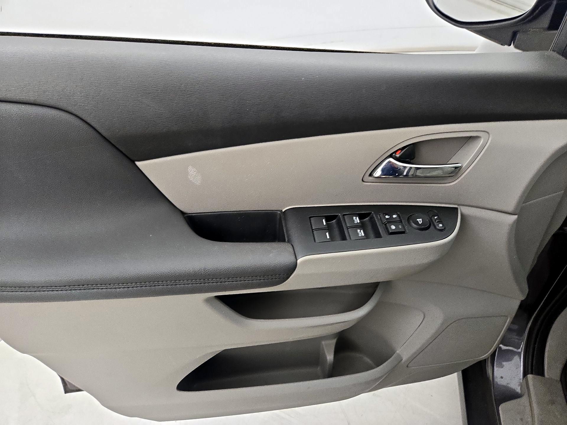 Thumbnail: 2015 Honda Odyssey - 12