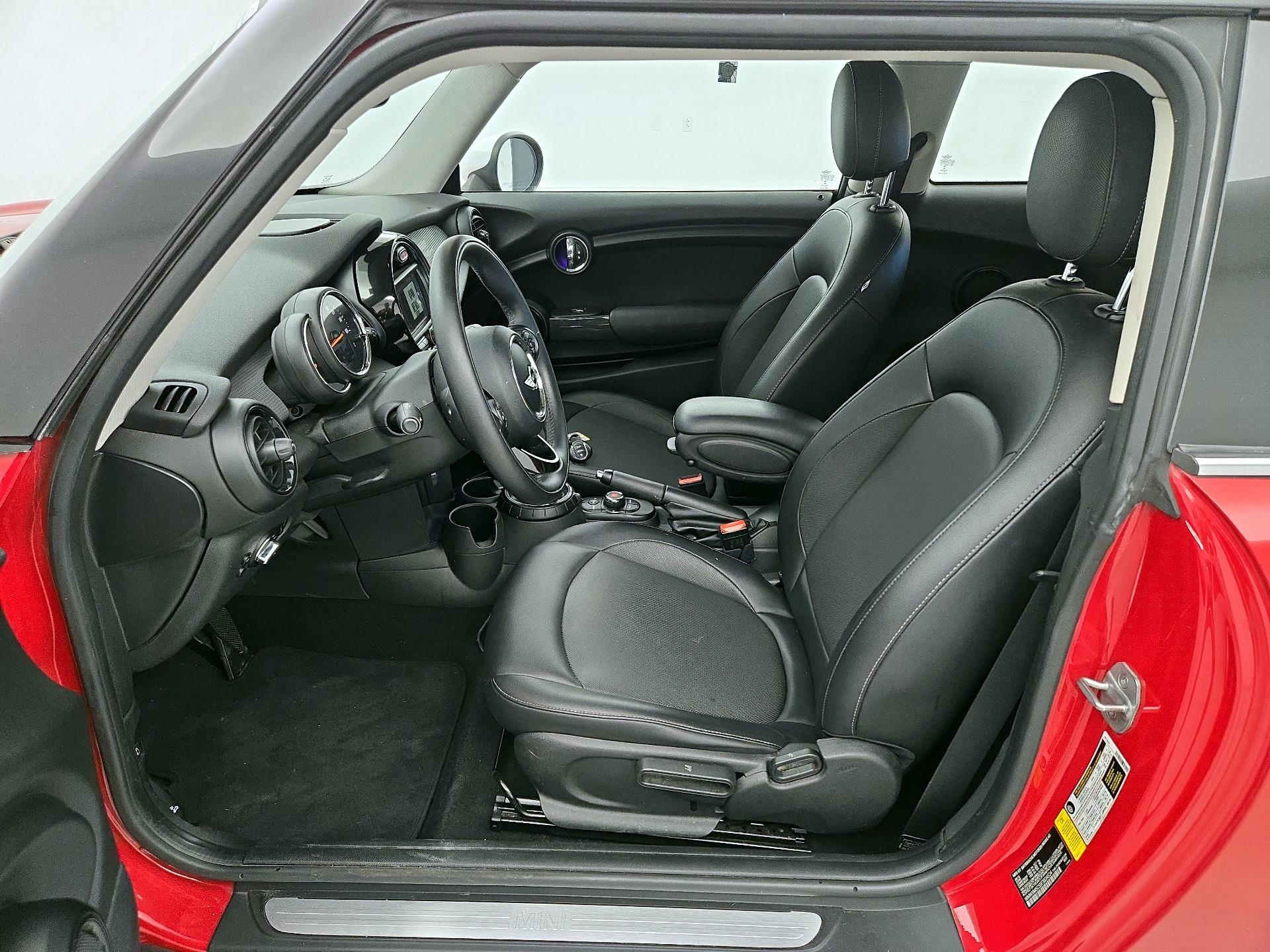 Thumbnail: 2015 MINI Cooper Hardtop - 11
