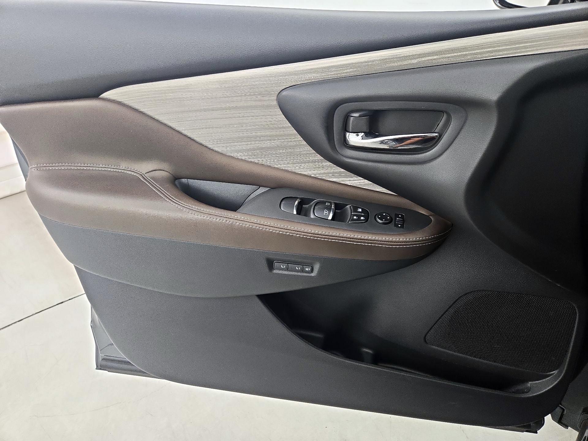 Thumbnail: 2016 Nissan Murano - 12