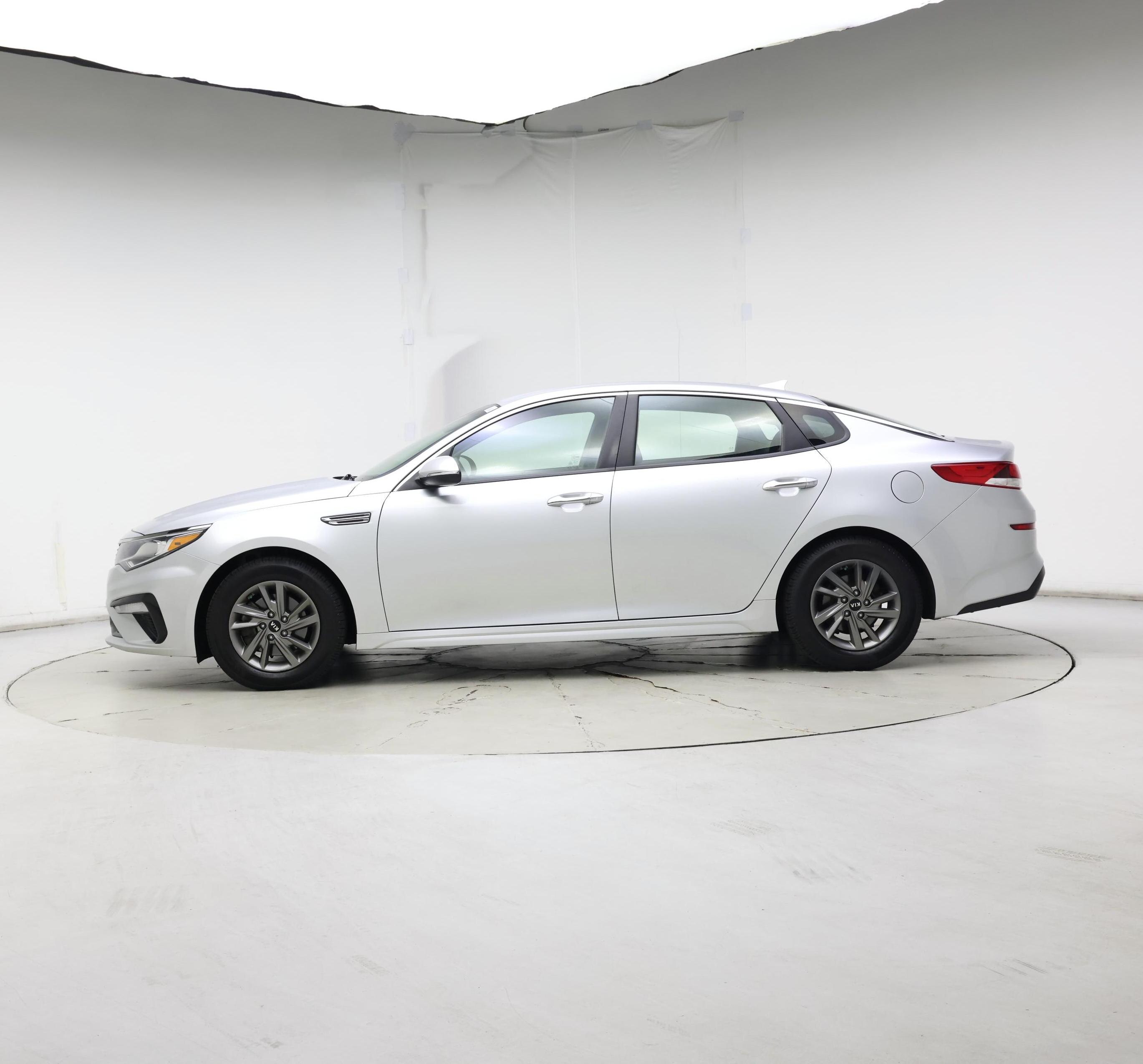 Thumbnail: 2020 Kia Optima - 3