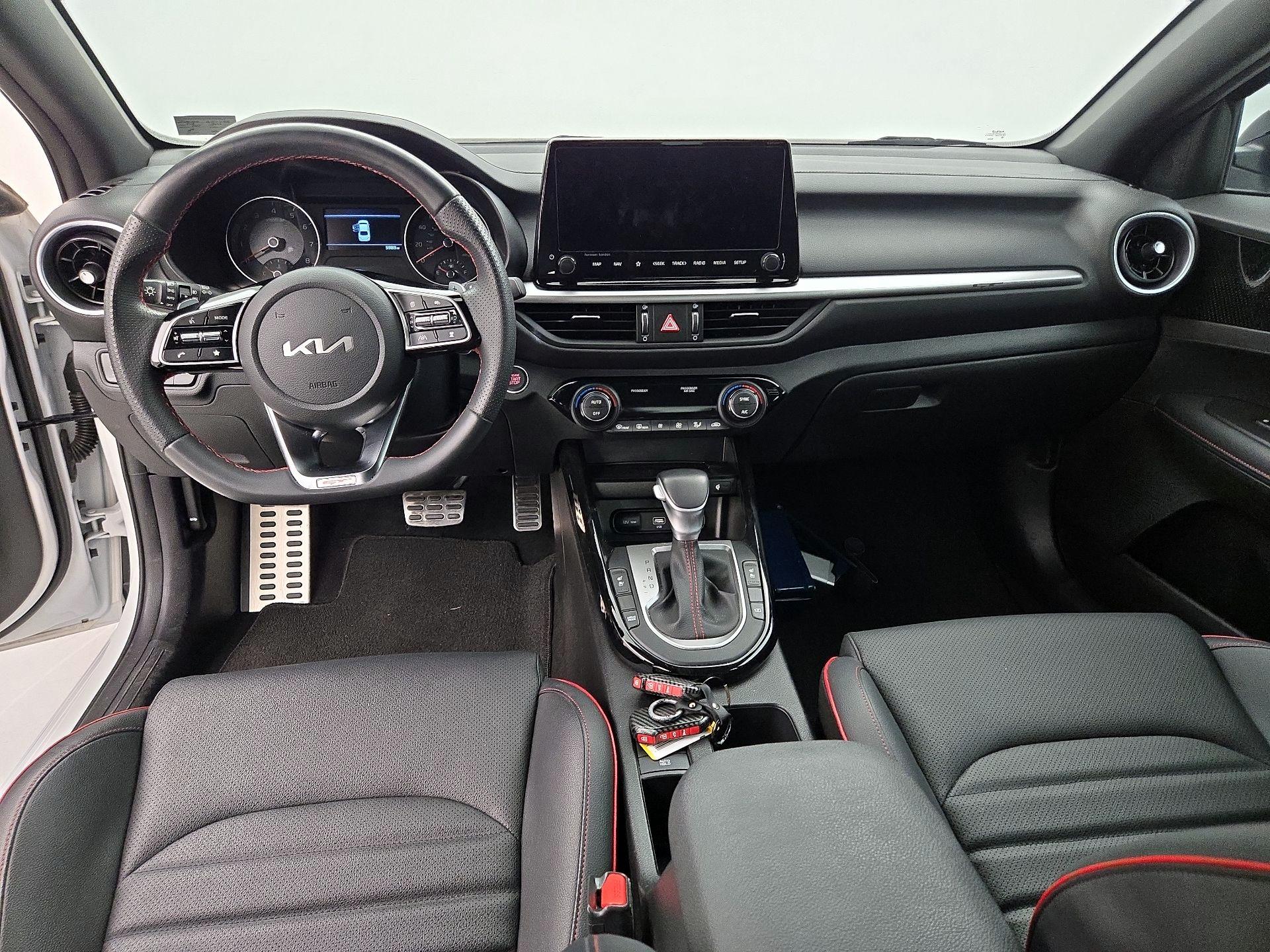 Thumbnail: 2023 Kia Forte - 9