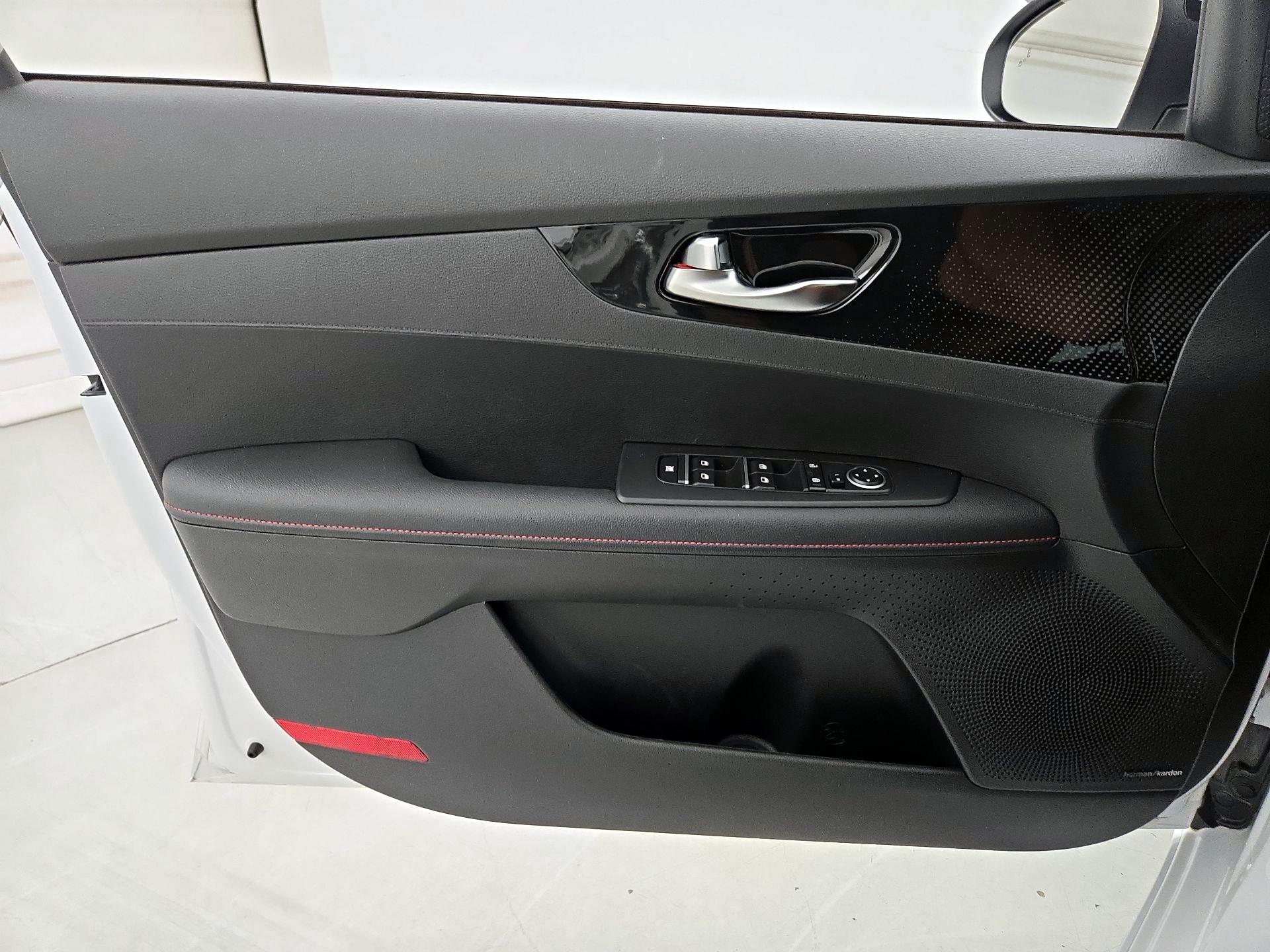 Thumbnail: 2023 Kia Forte - 12