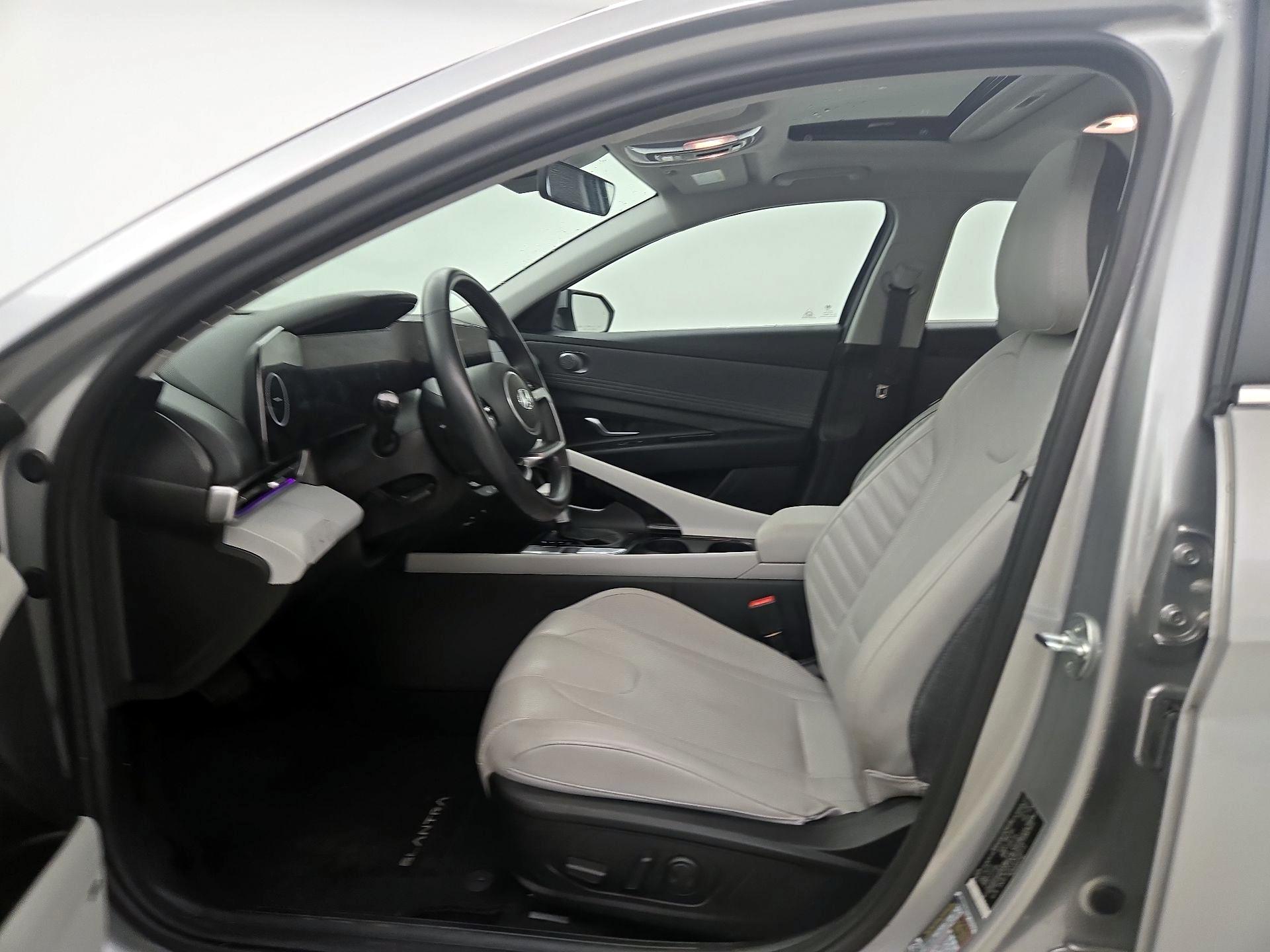 Thumbnail: 2023 Hyundai Elantra - 11