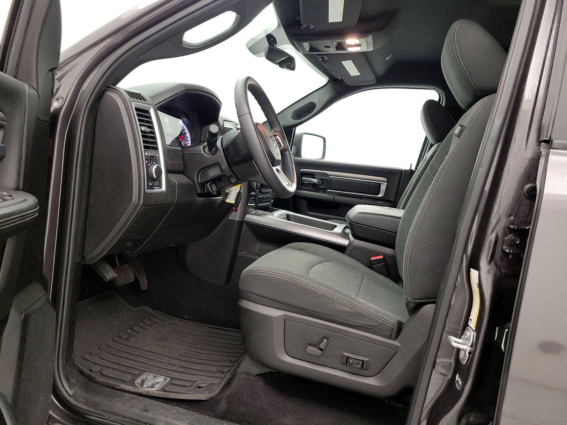Thumbnail: 2022 RAM 1500 Classic - 11