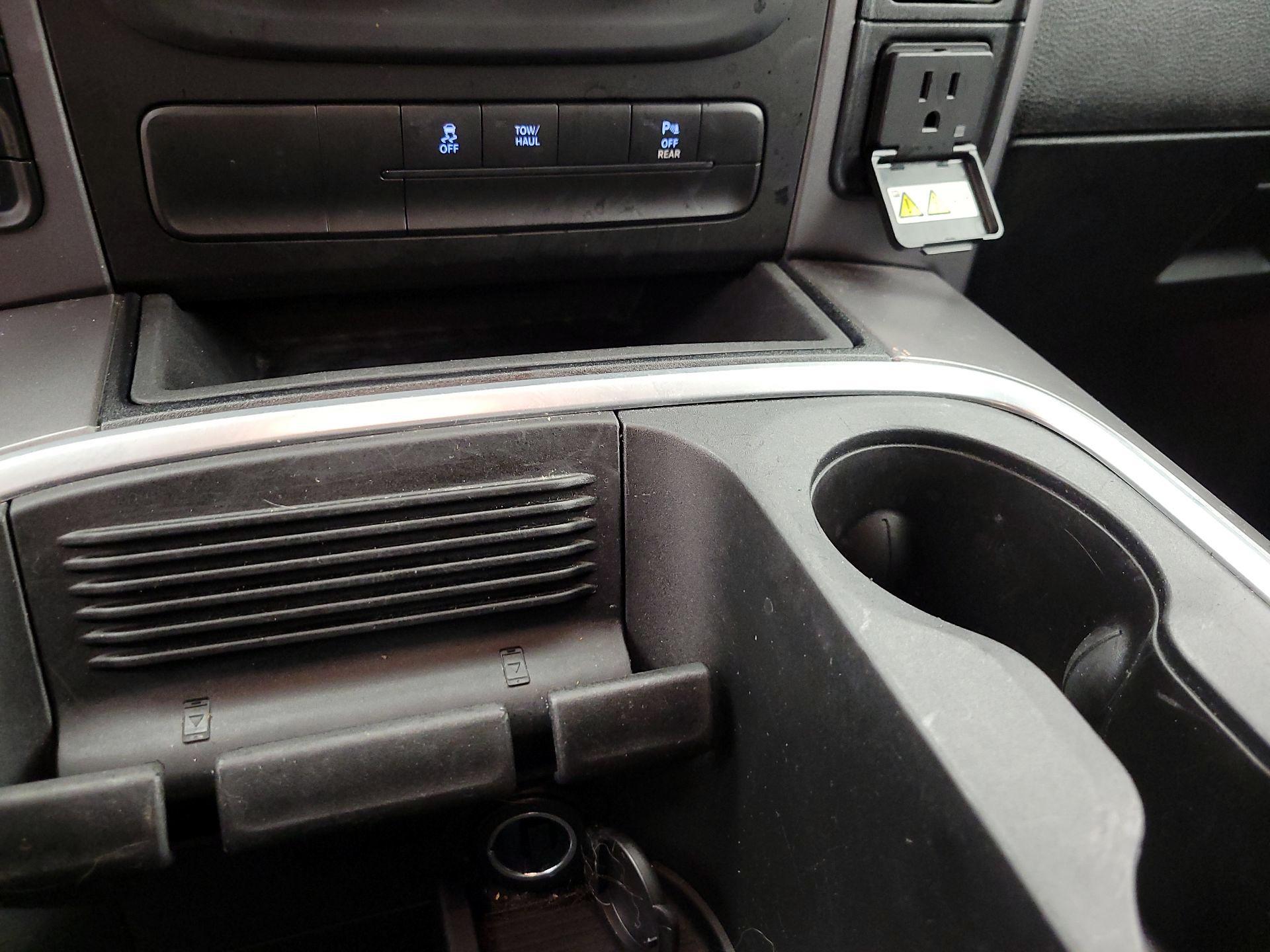Thumbnail: 2022 RAM 1500 Classic - 18