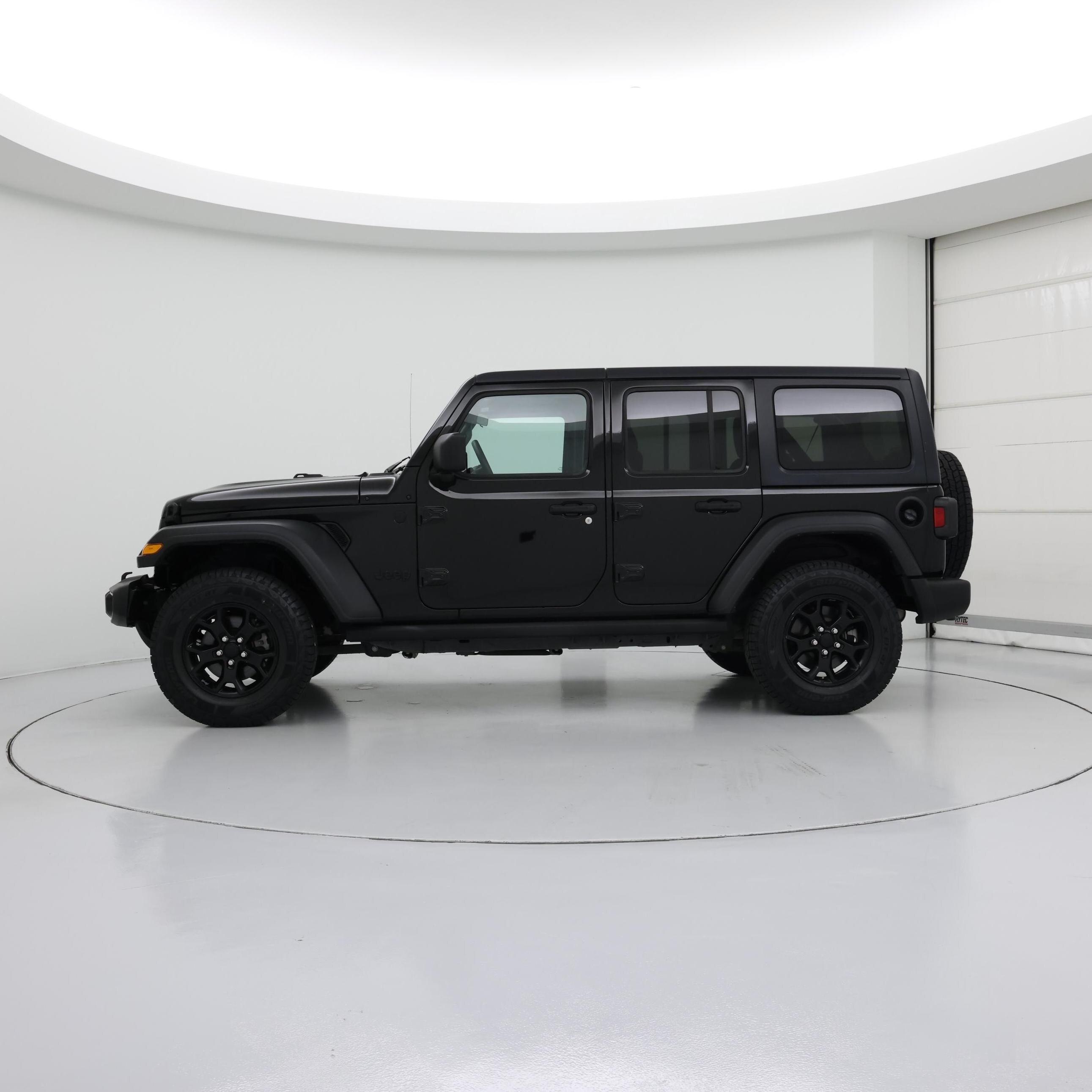 Thumbnail: 2021 Jeep Wrangler - 3
