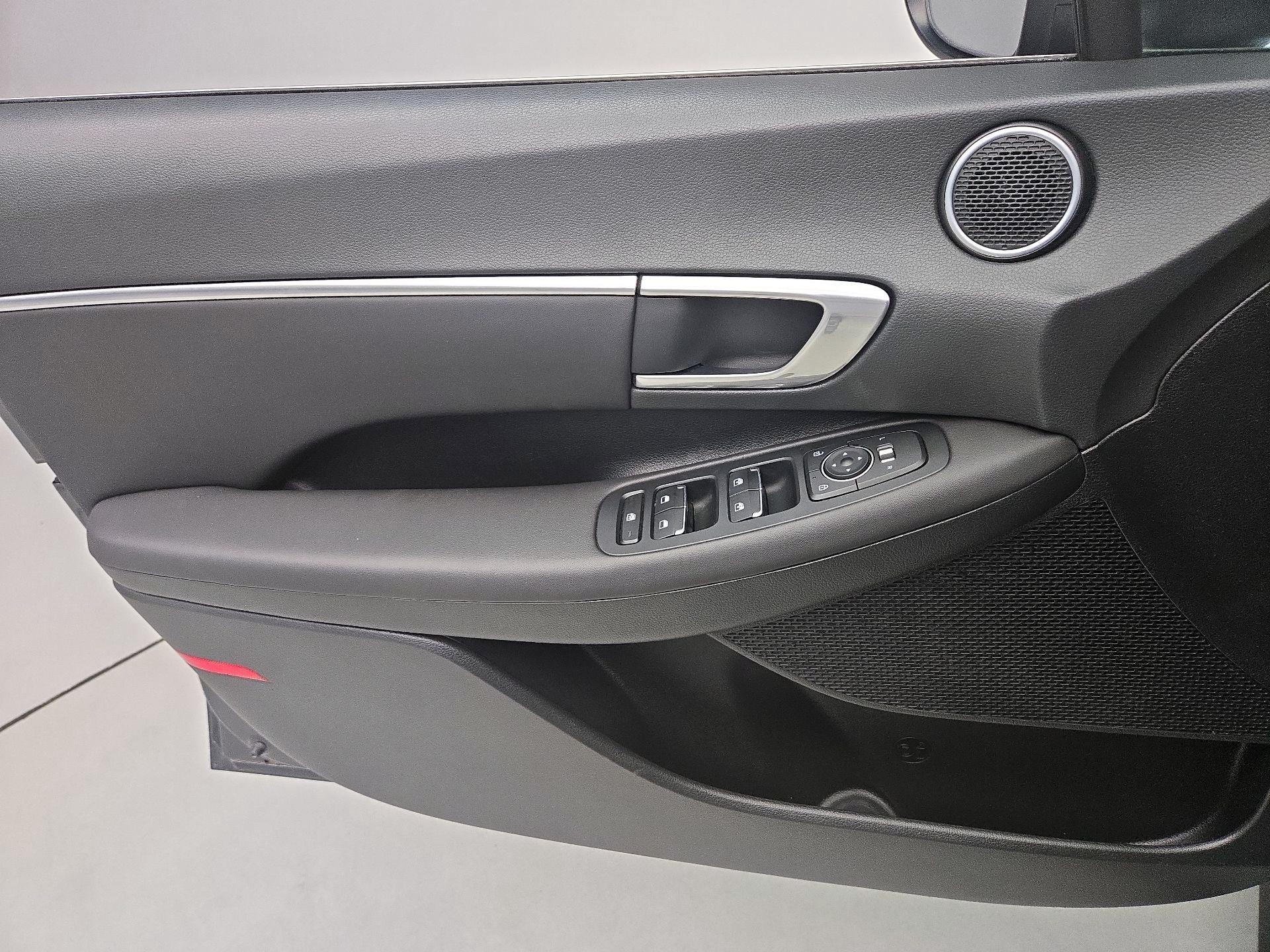 Thumbnail: 2023 Hyundai Sonata - 12
