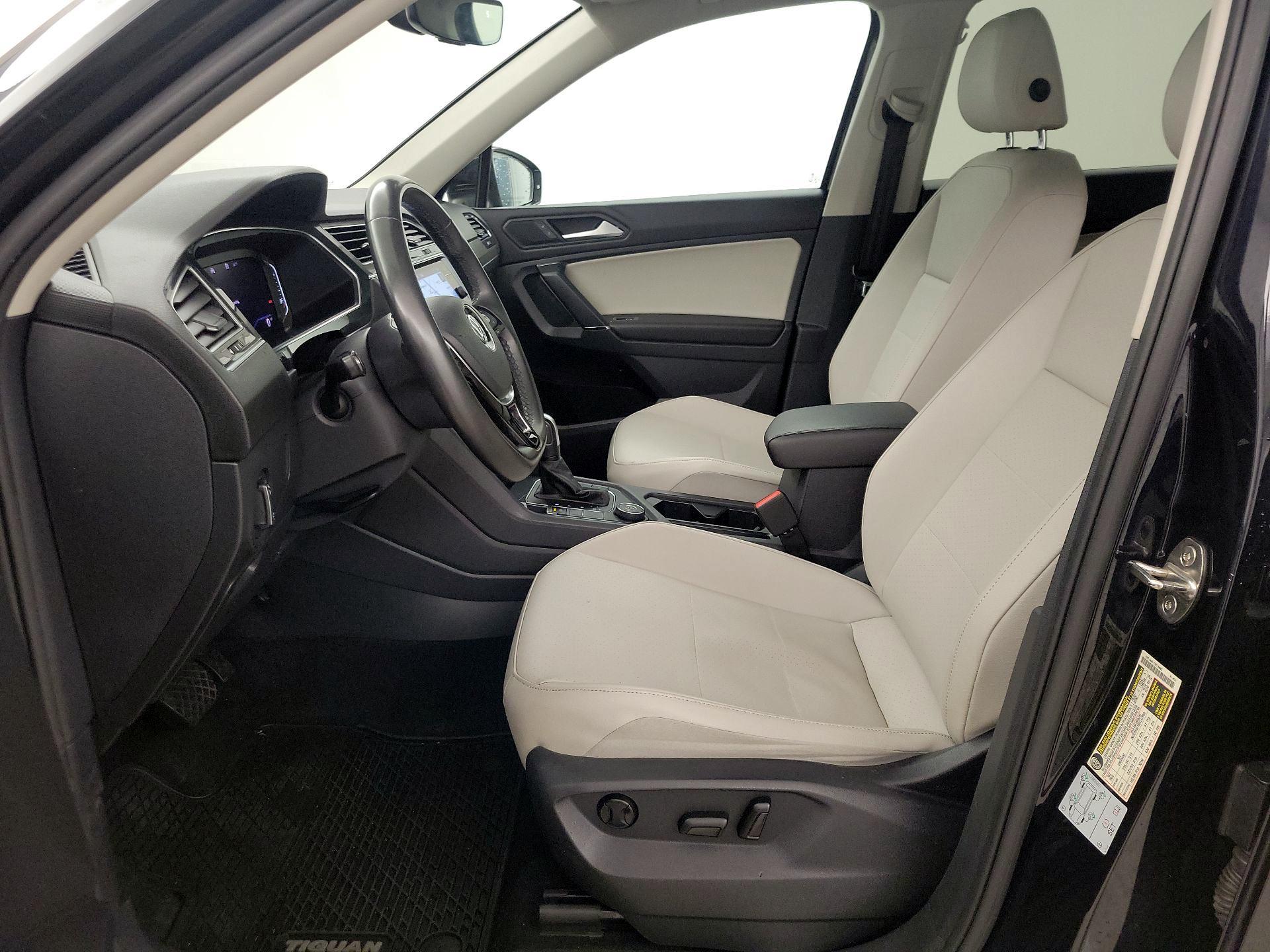 Thumbnail: 2020 Volkswagen Tiguan - 11