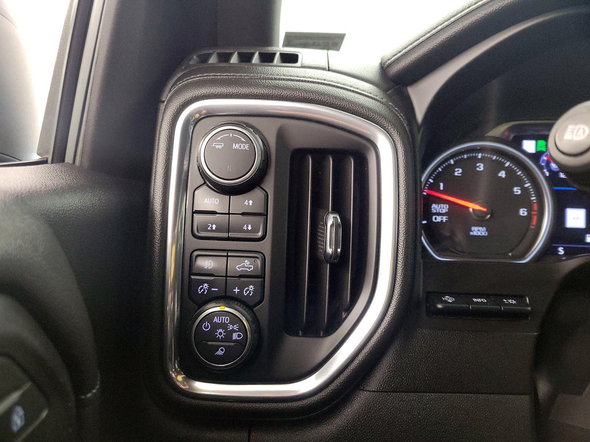 Thumbnail: 2020 Chevrolet Silverado 1500 - 13