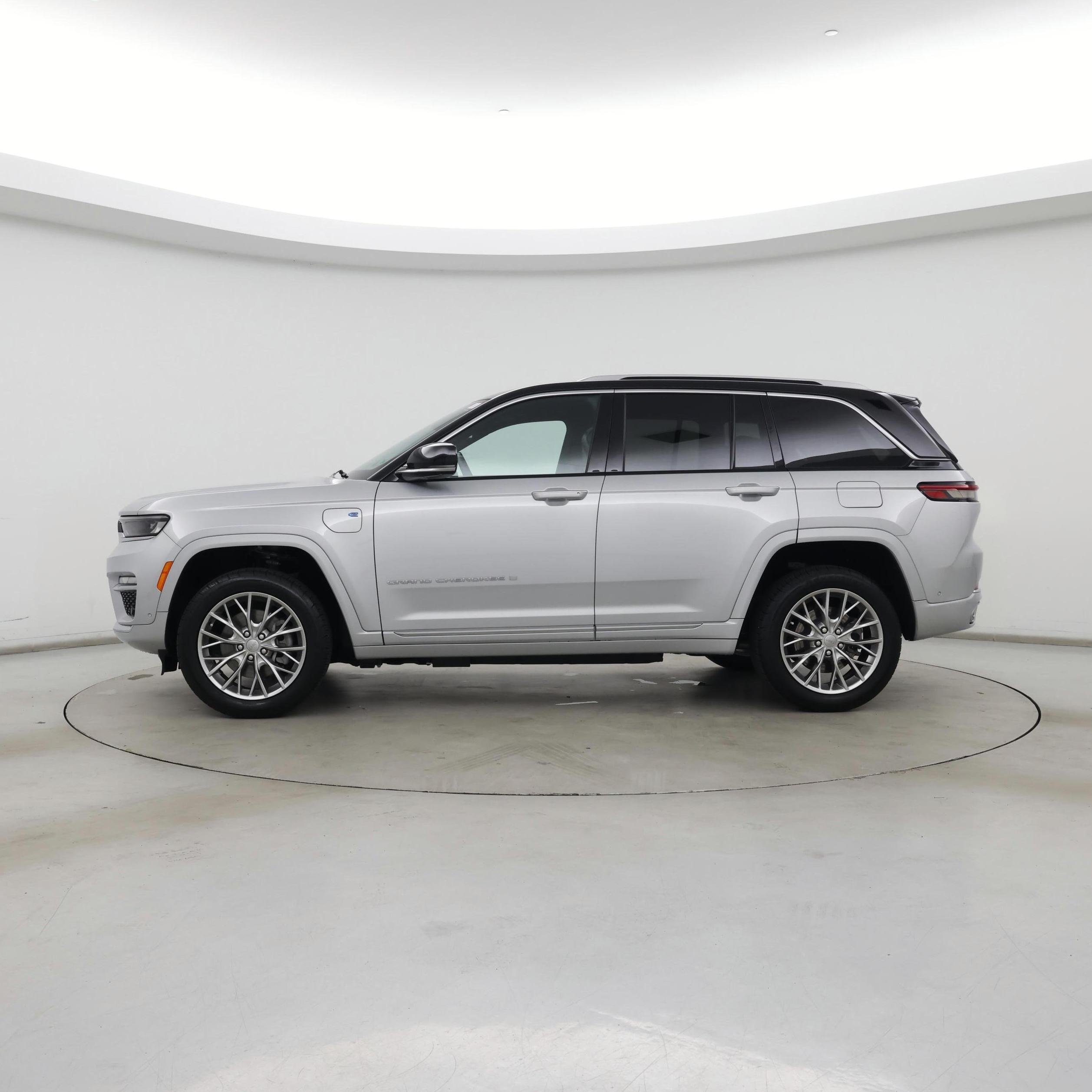Thumbnail: 2023 Jeep Grand Cherokee - 3