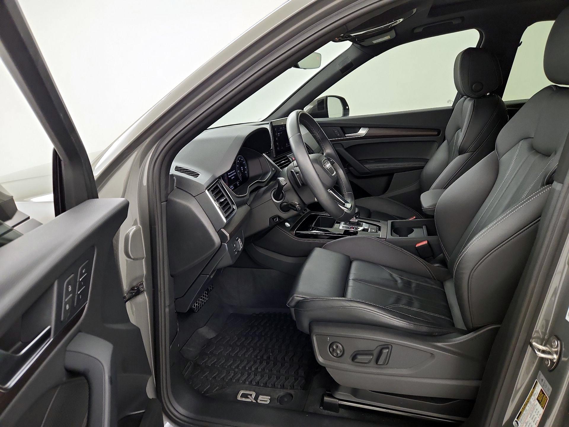 Thumbnail: 2023 Audi Q5 - 11