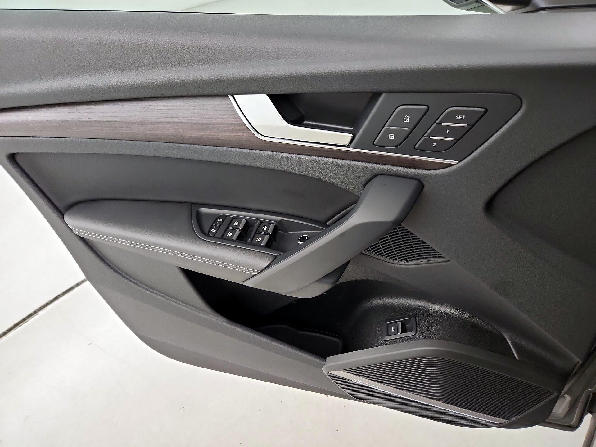 Thumbnail: 2023 Audi Q5 - 12