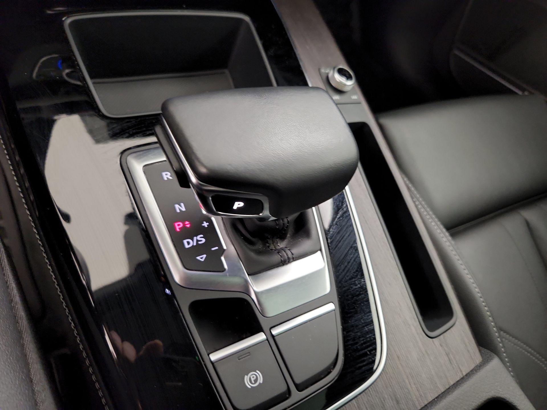 Thumbnail: 2023 Audi Q5 - 17