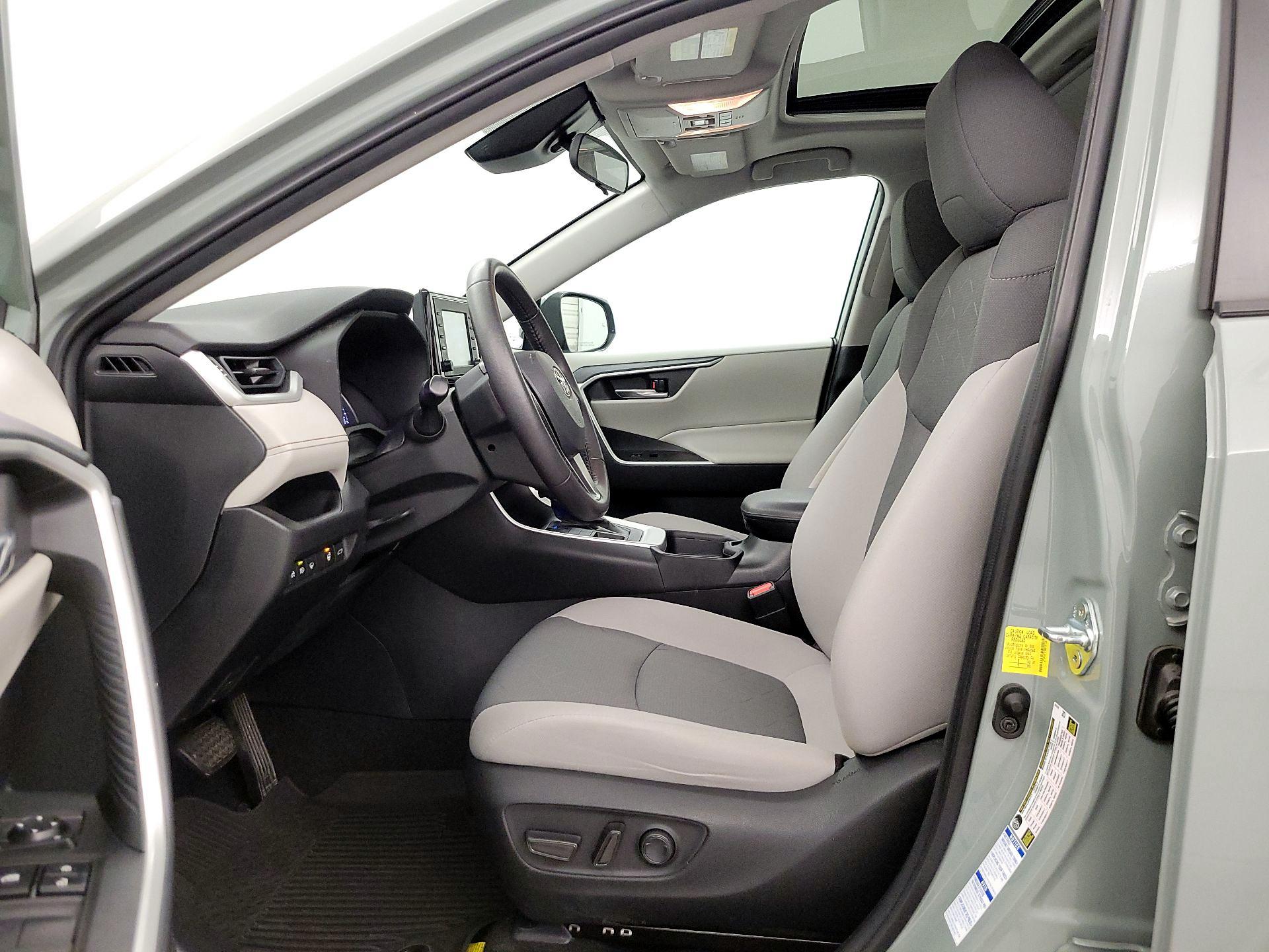 Thumbnail: 2021 Toyota RAV4 - 11