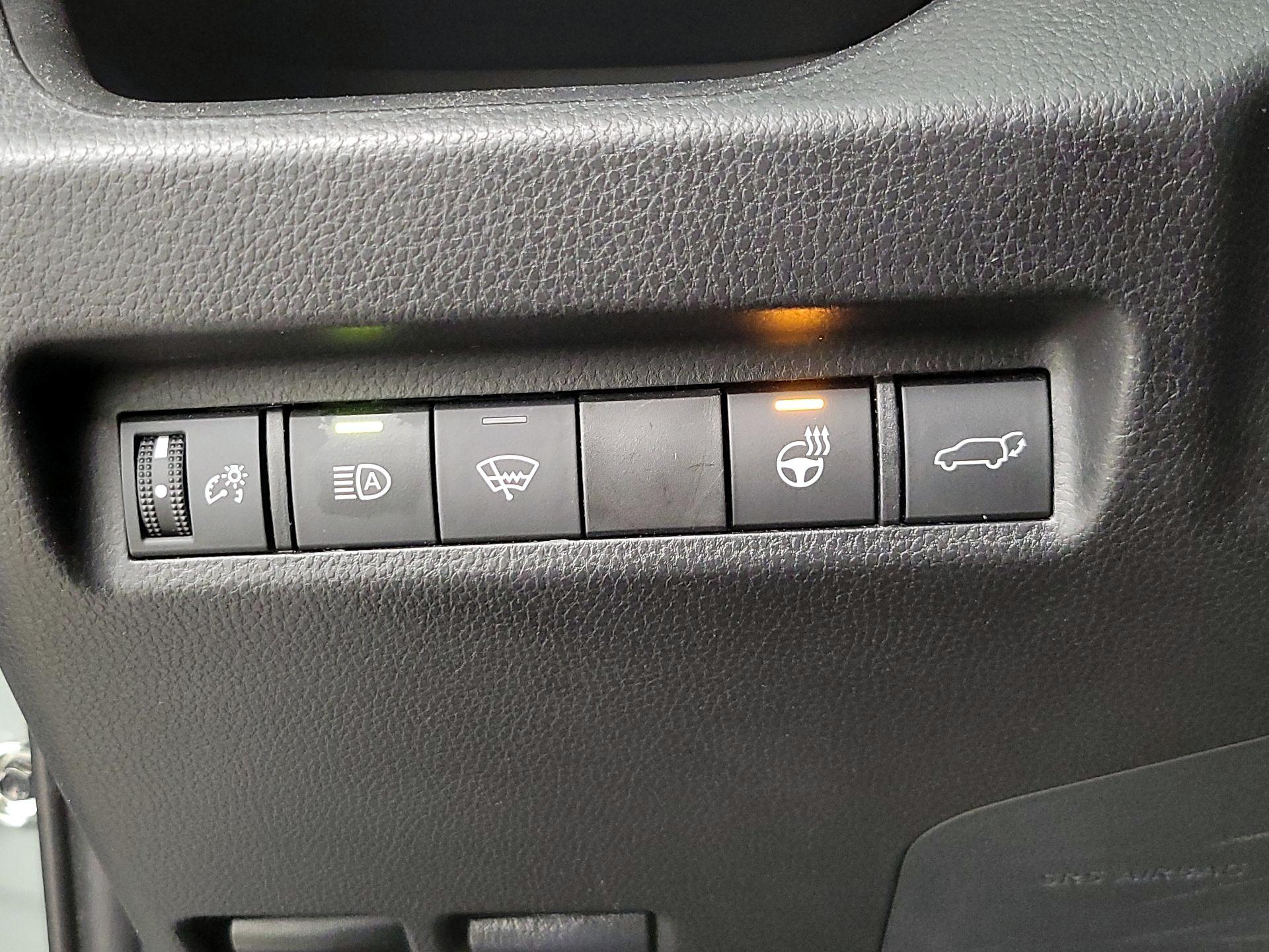 Thumbnail: 2021 Toyota RAV4 - 13
