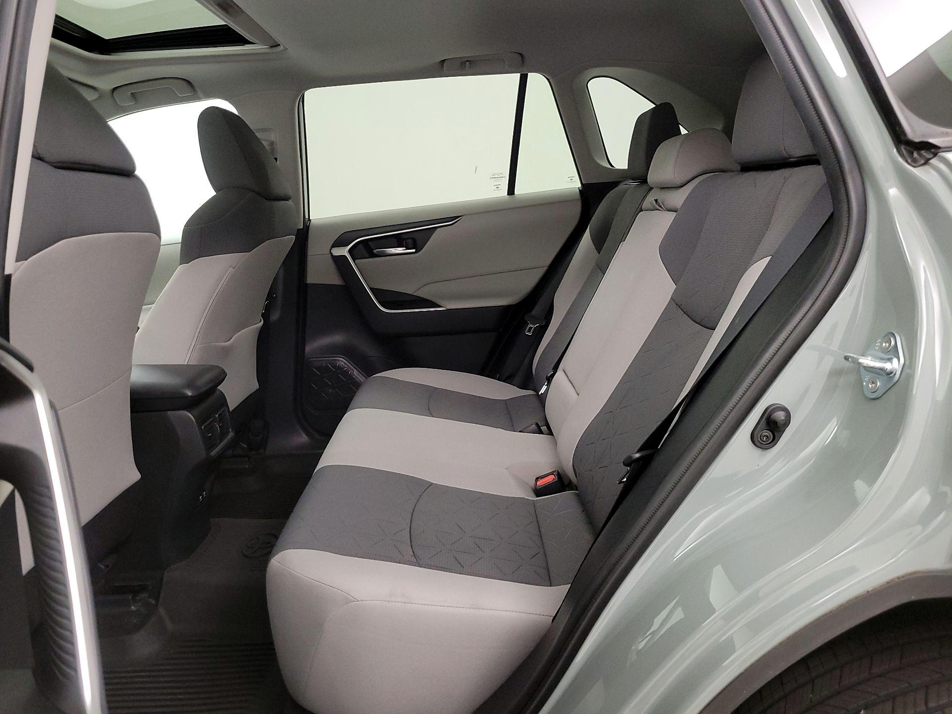 Thumbnail: 2021 Toyota RAV4 - 20