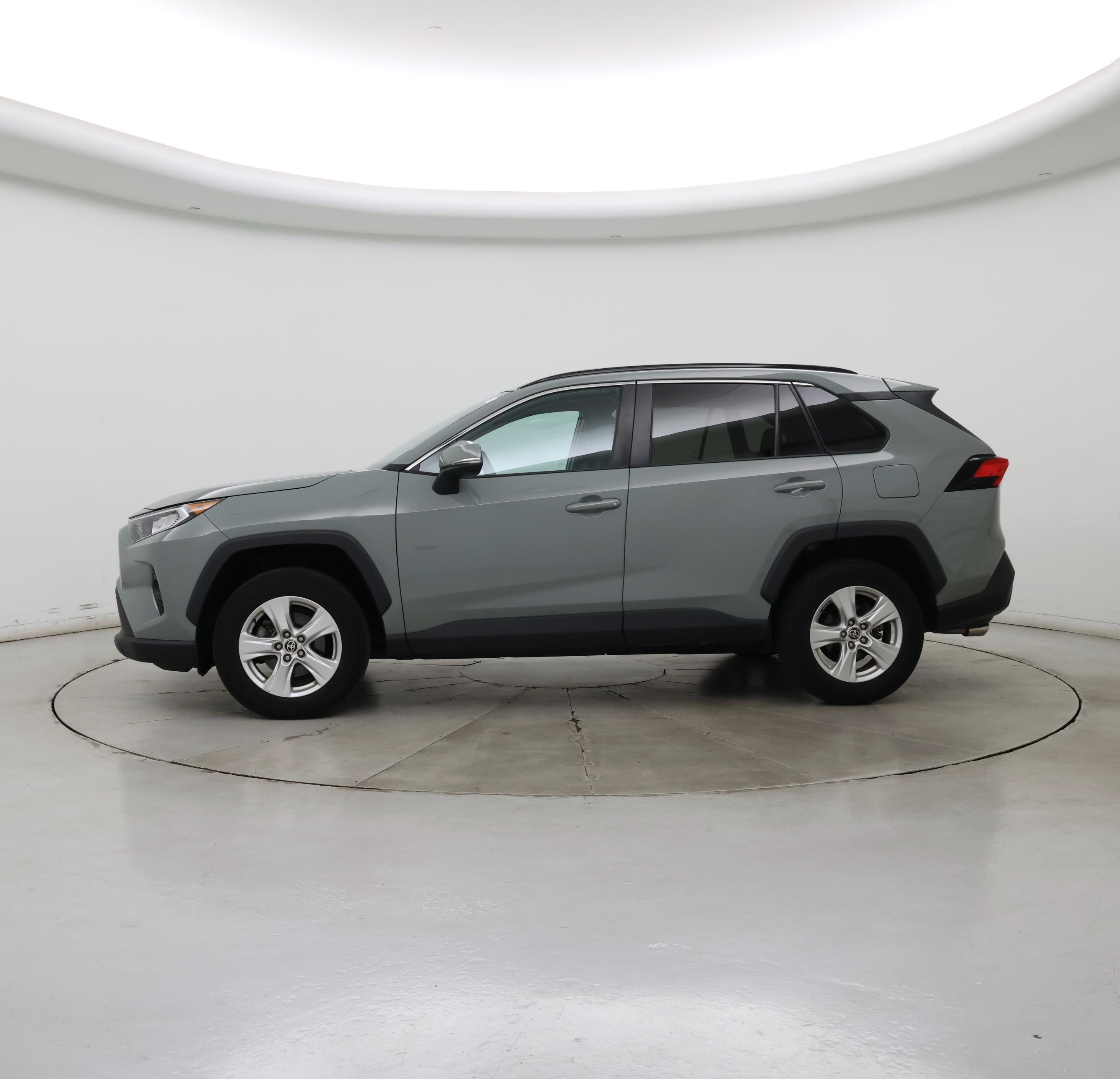 Thumbnail: 2021 Toyota RAV4 - 3