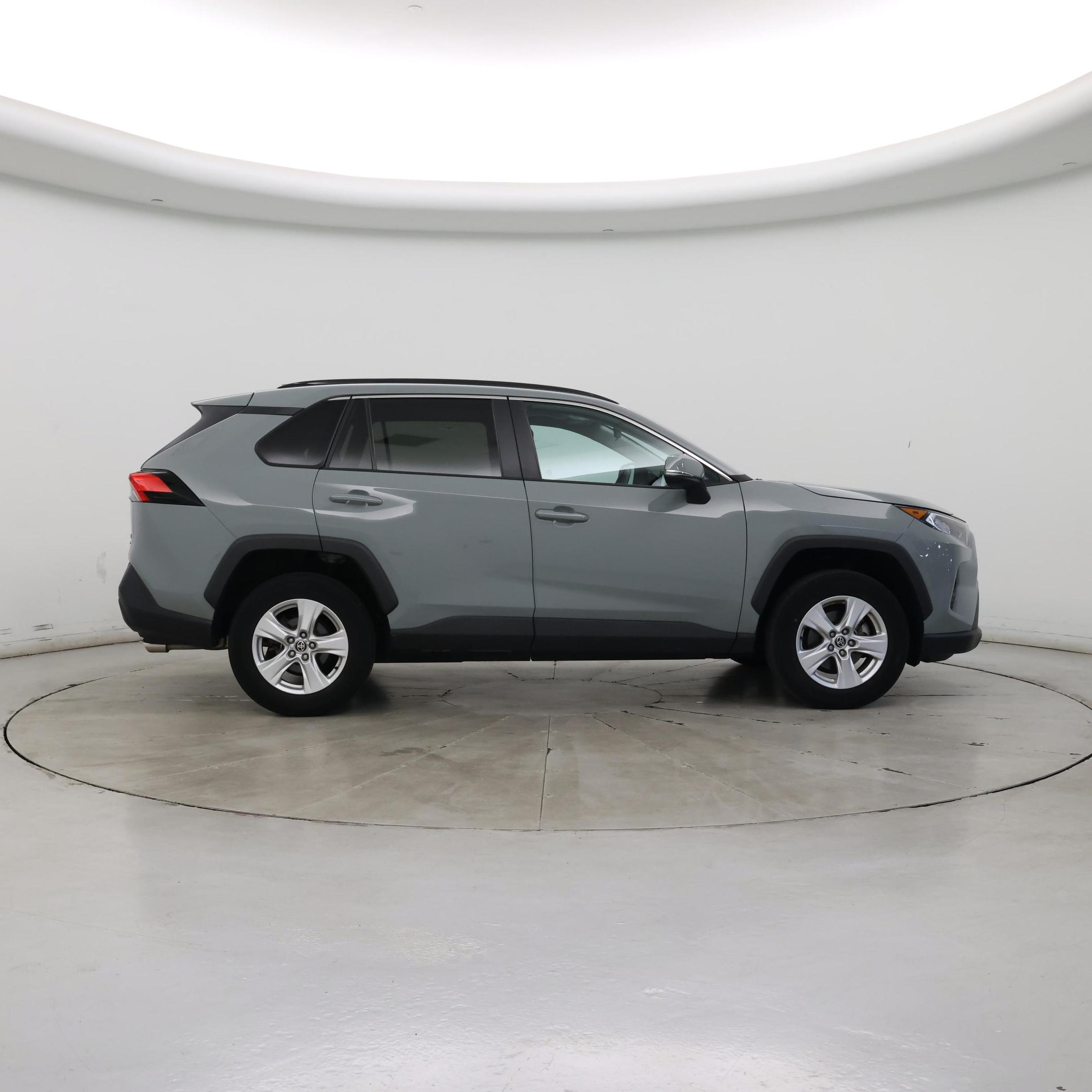 Thumbnail: 2021 Toyota RAV4 - 7