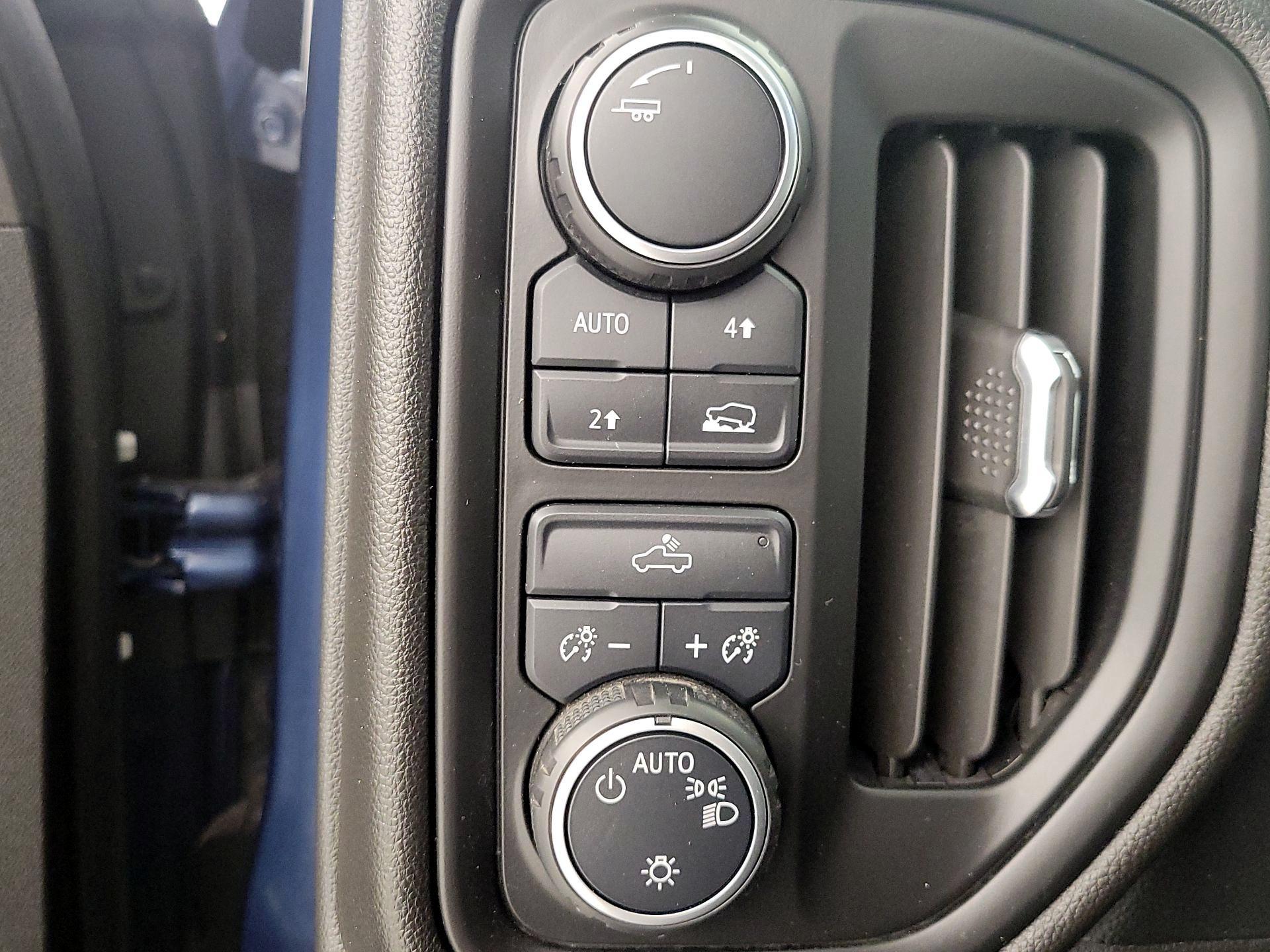 Thumbnail: 2021 Chevrolet Silverado 1500 - 13