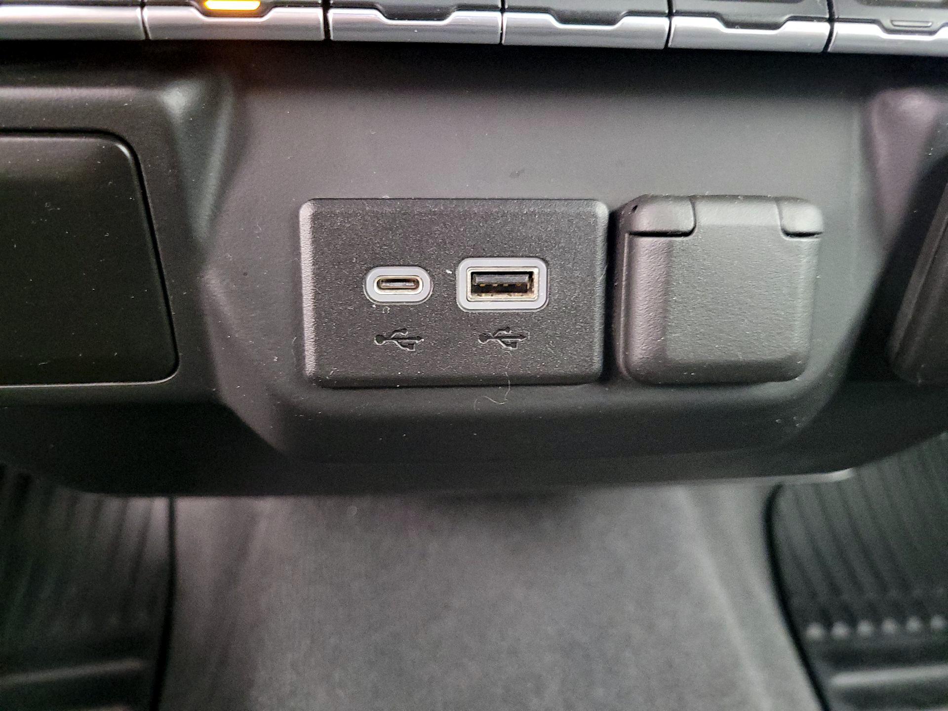 Thumbnail: 2021 Chevrolet Silverado 1500 - 18