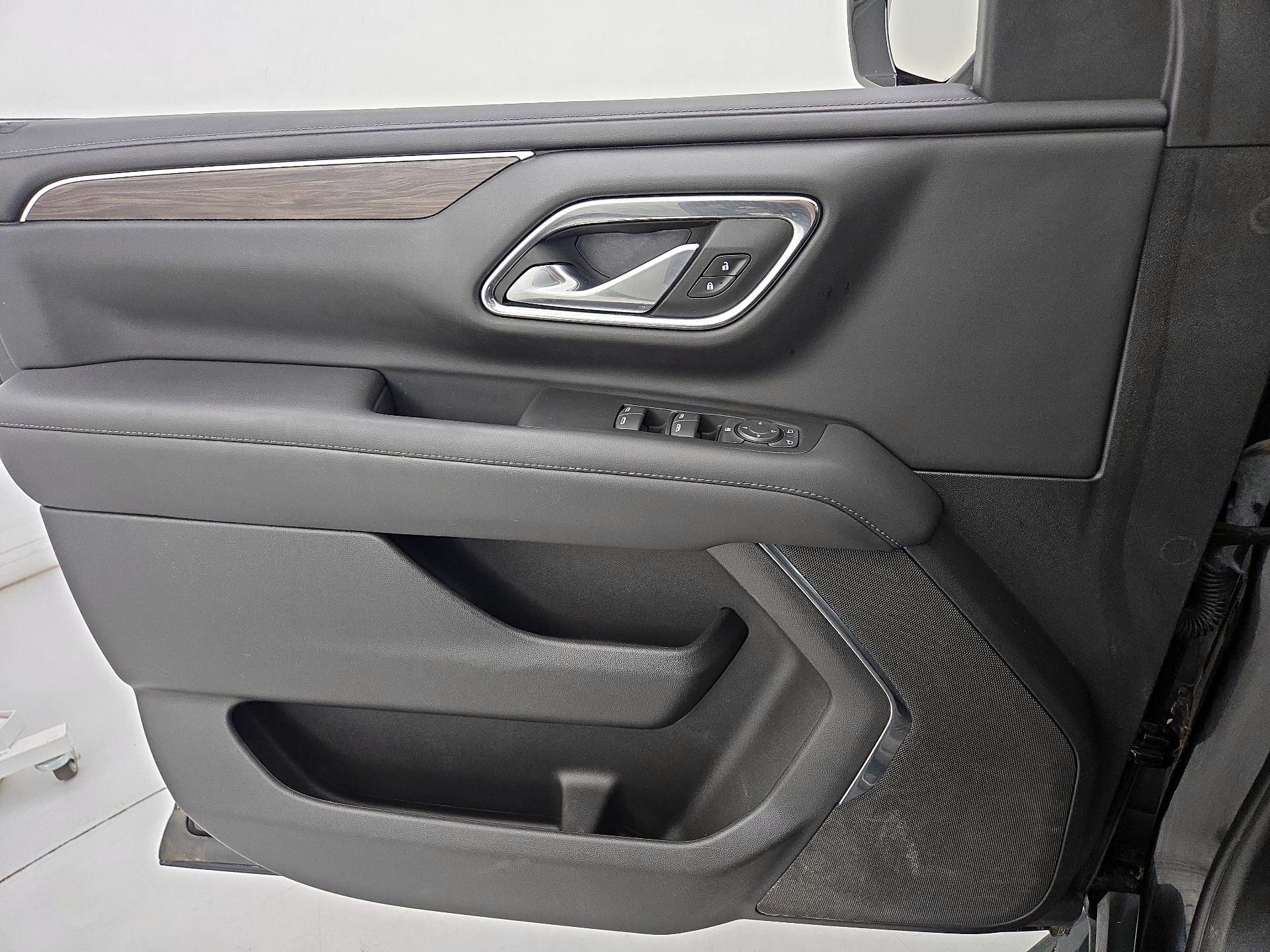 Thumbnail: 2022 Chevrolet Suburban - 12