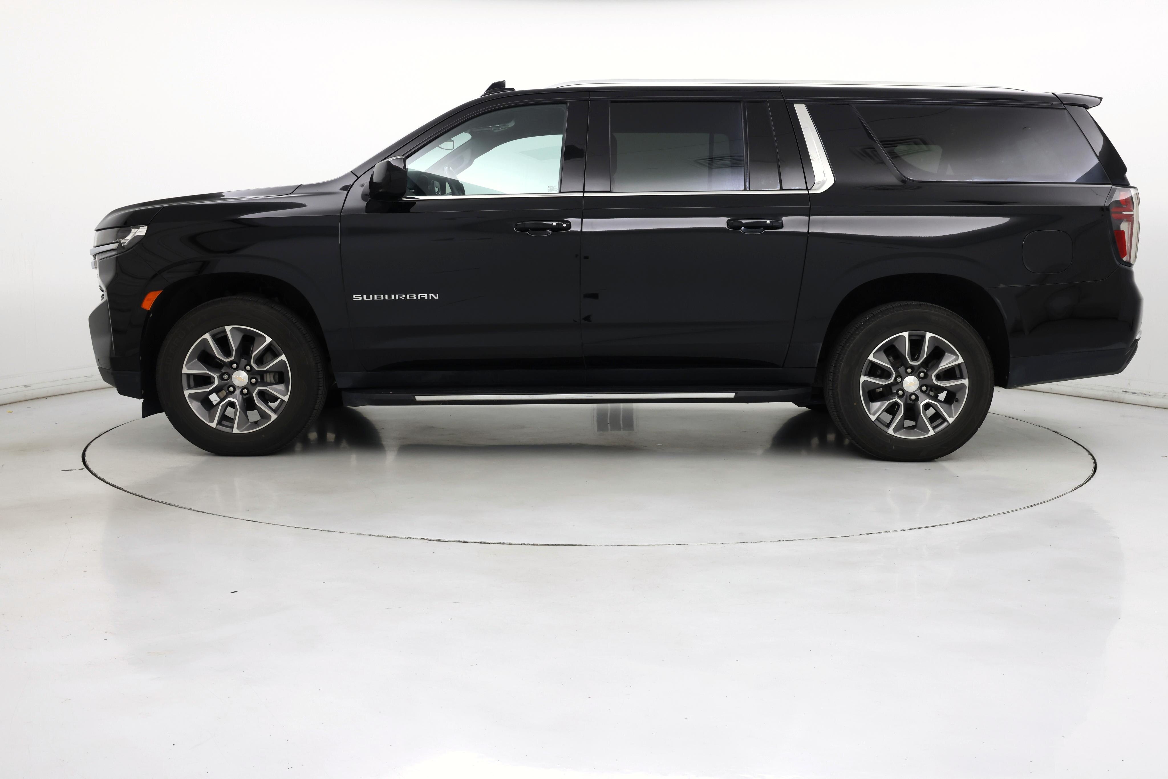 Thumbnail: 2022 Chevrolet Suburban - 3