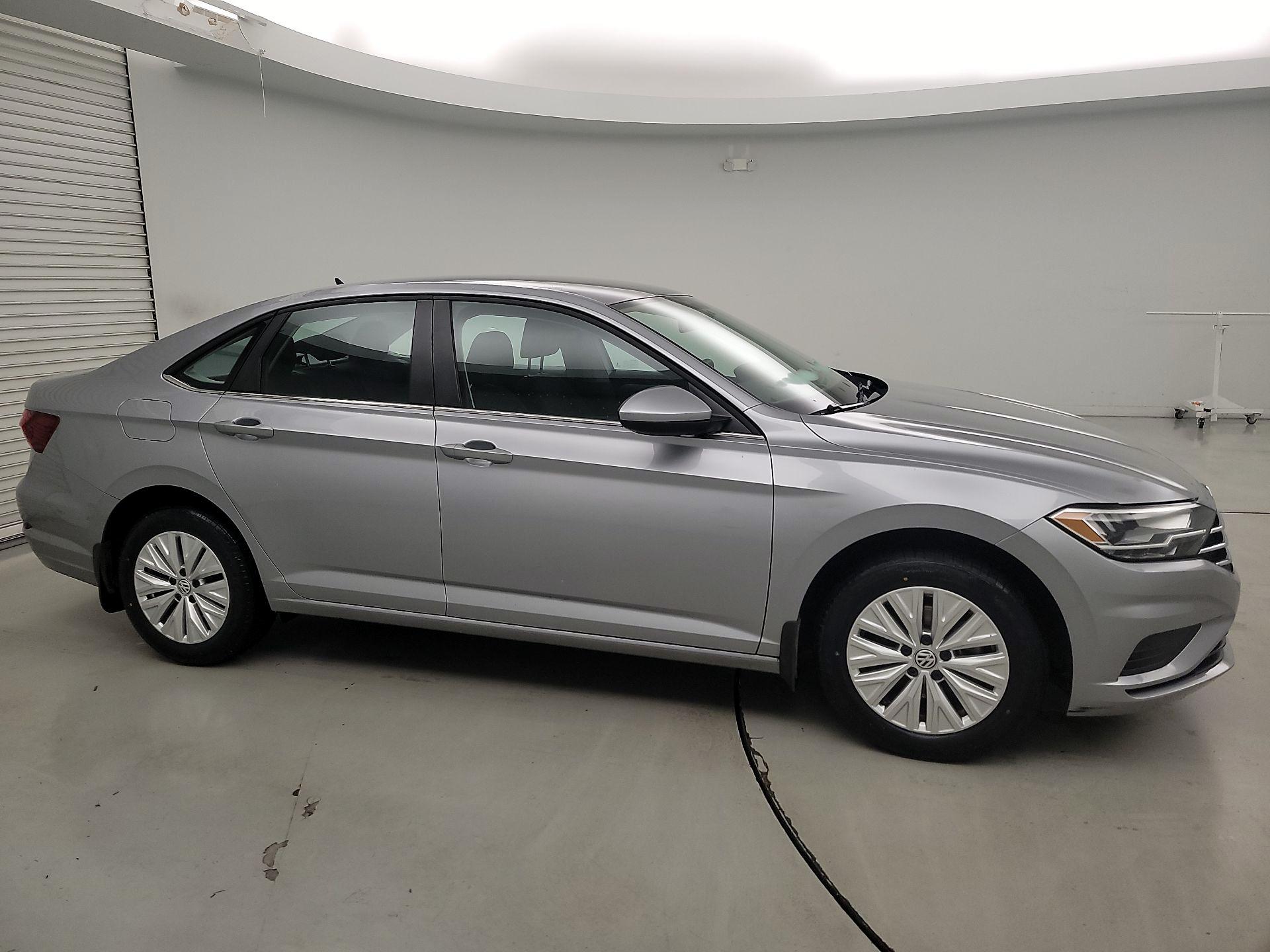 Thumbnail: 2020 Volkswagen Jetta - 4
