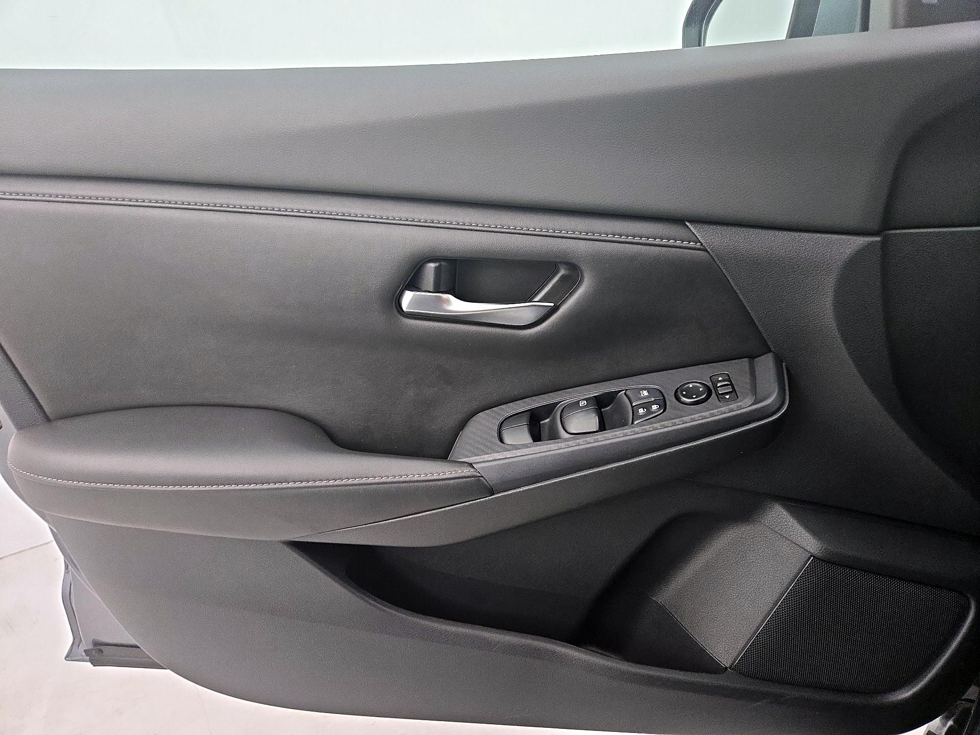 Thumbnail: 2022 Nissan Sentra - 12