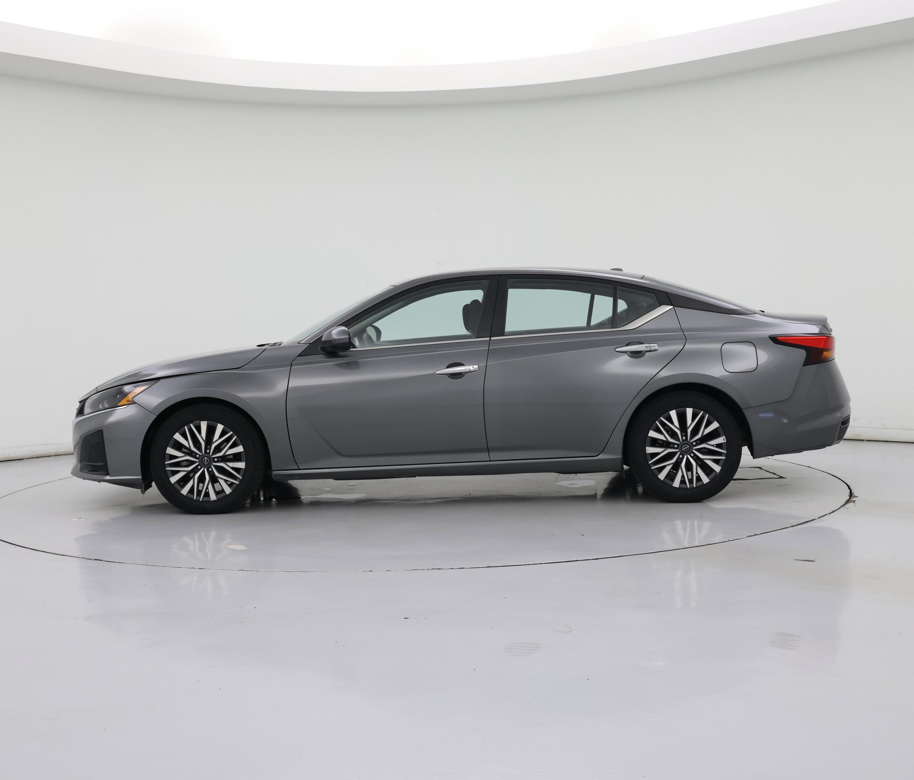 Thumbnail: 2023 Nissan Altima - 3