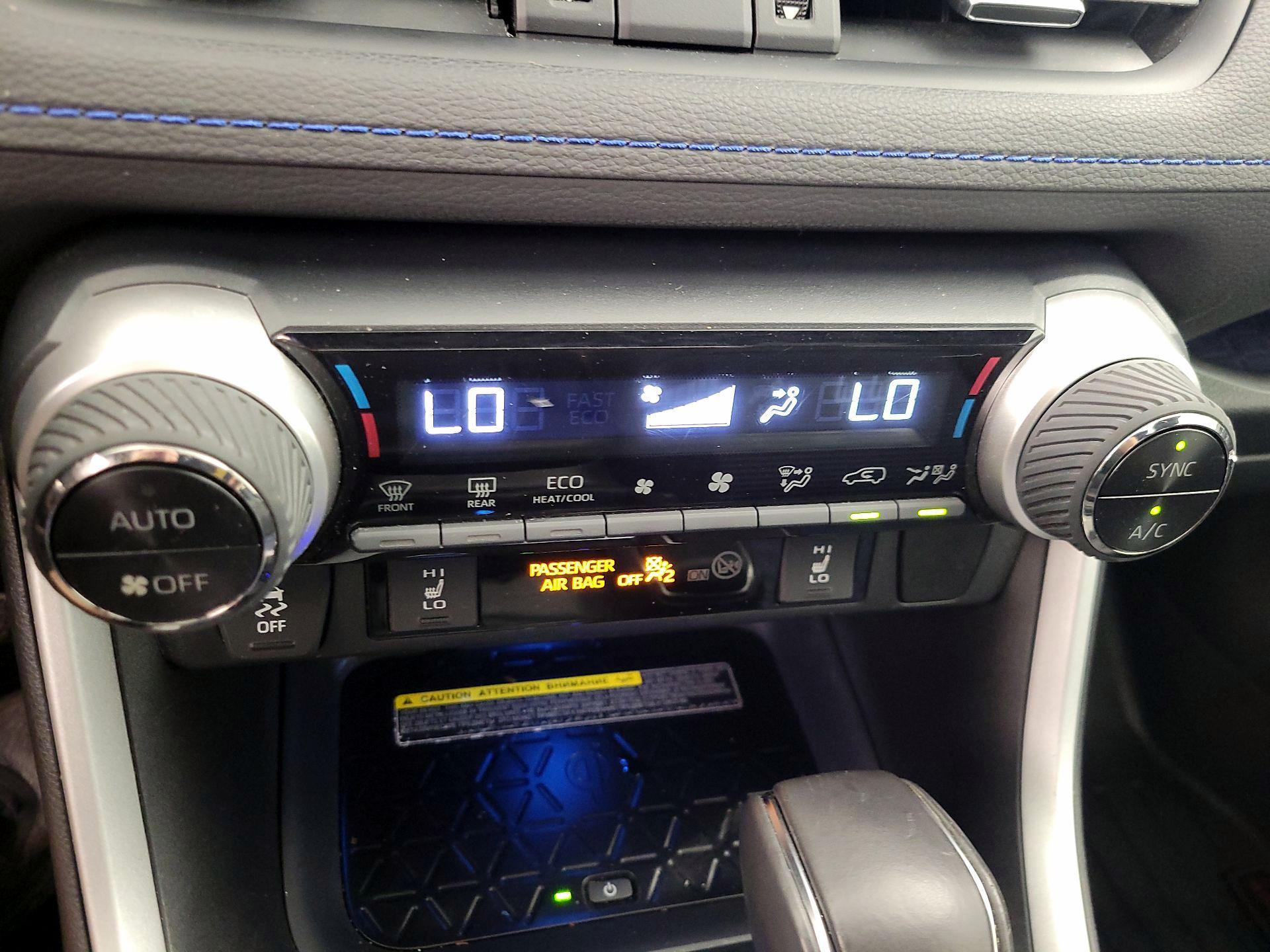 Thumbnail: 2021 Toyota RAV4 - 17