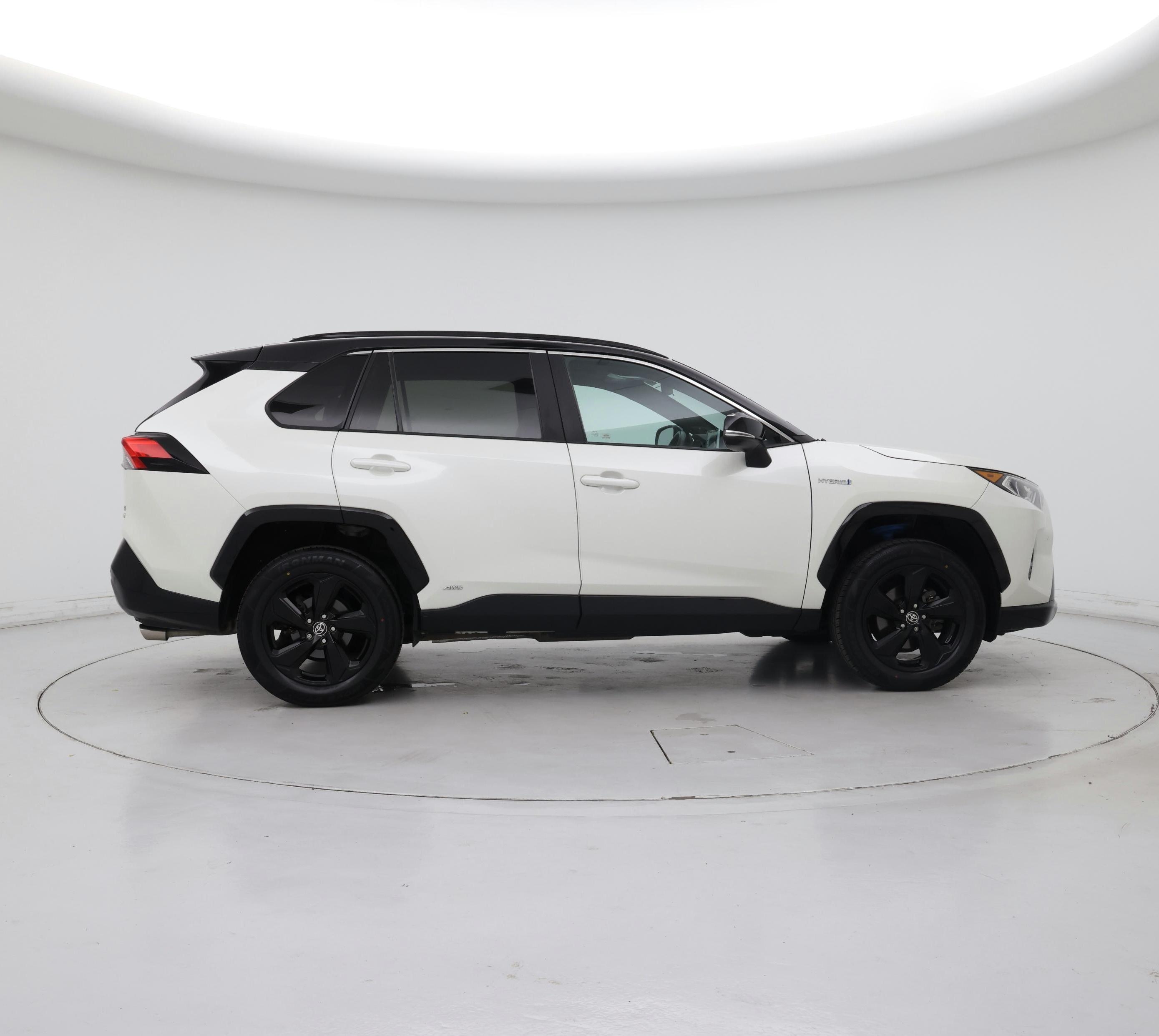 Thumbnail: 2021 Toyota RAV4 - 7