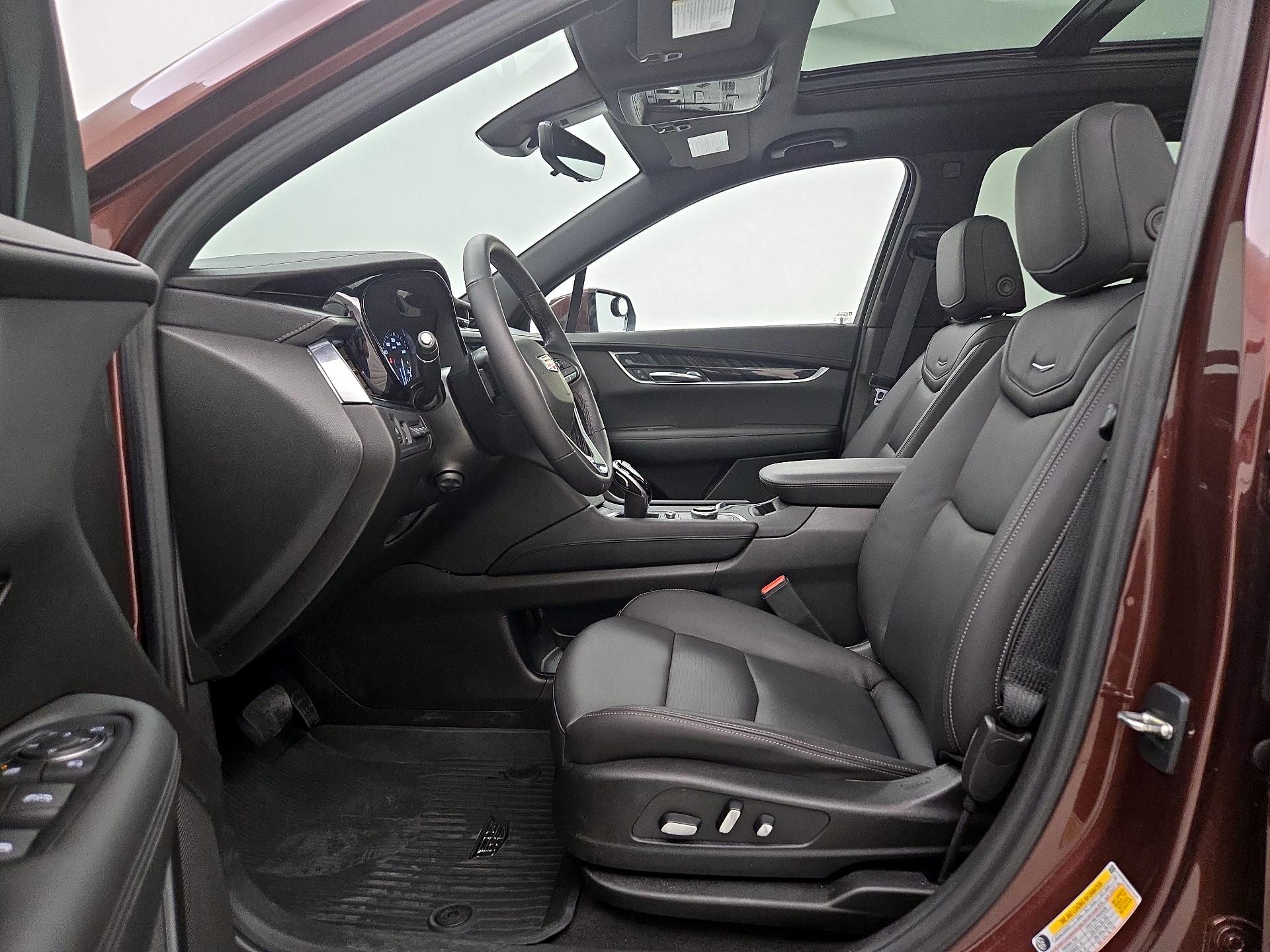 Thumbnail: 2022 Cadillac XT6 - 11