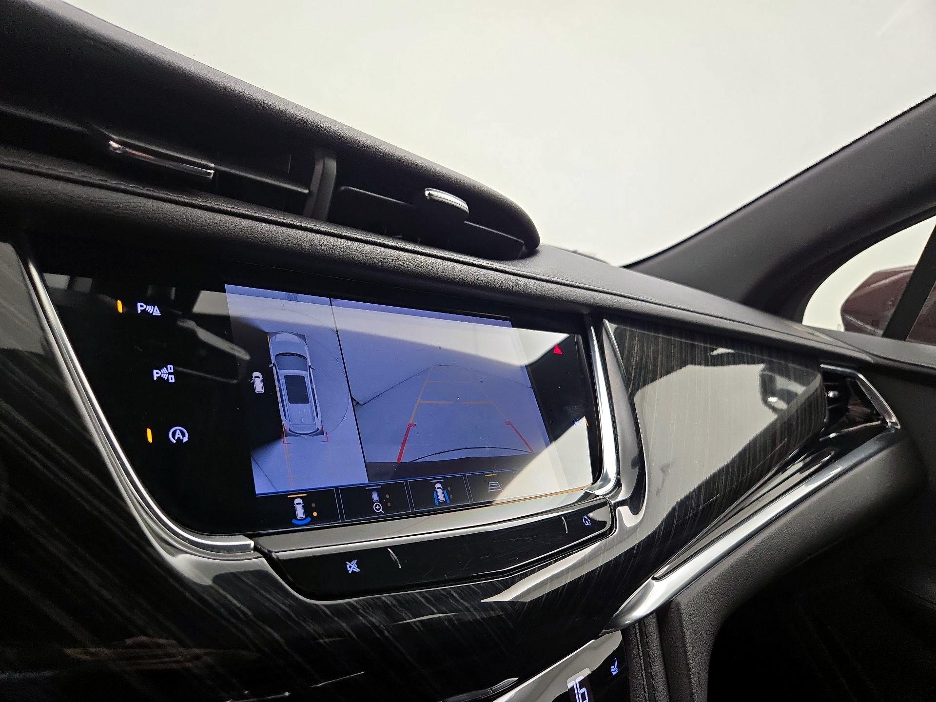 Thumbnail: 2022 Cadillac XT6 - 14