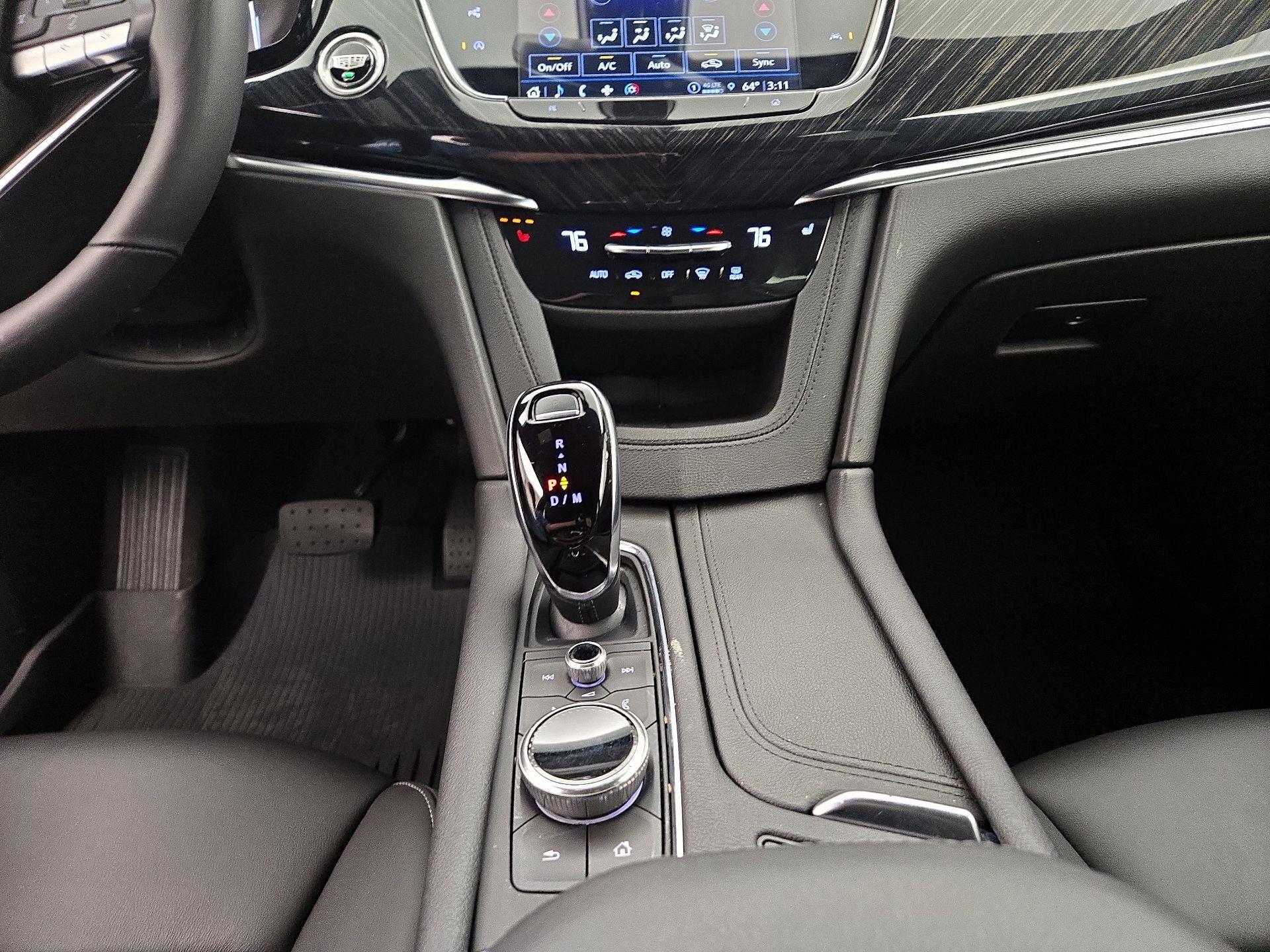 Thumbnail: 2022 Cadillac XT6 - 17