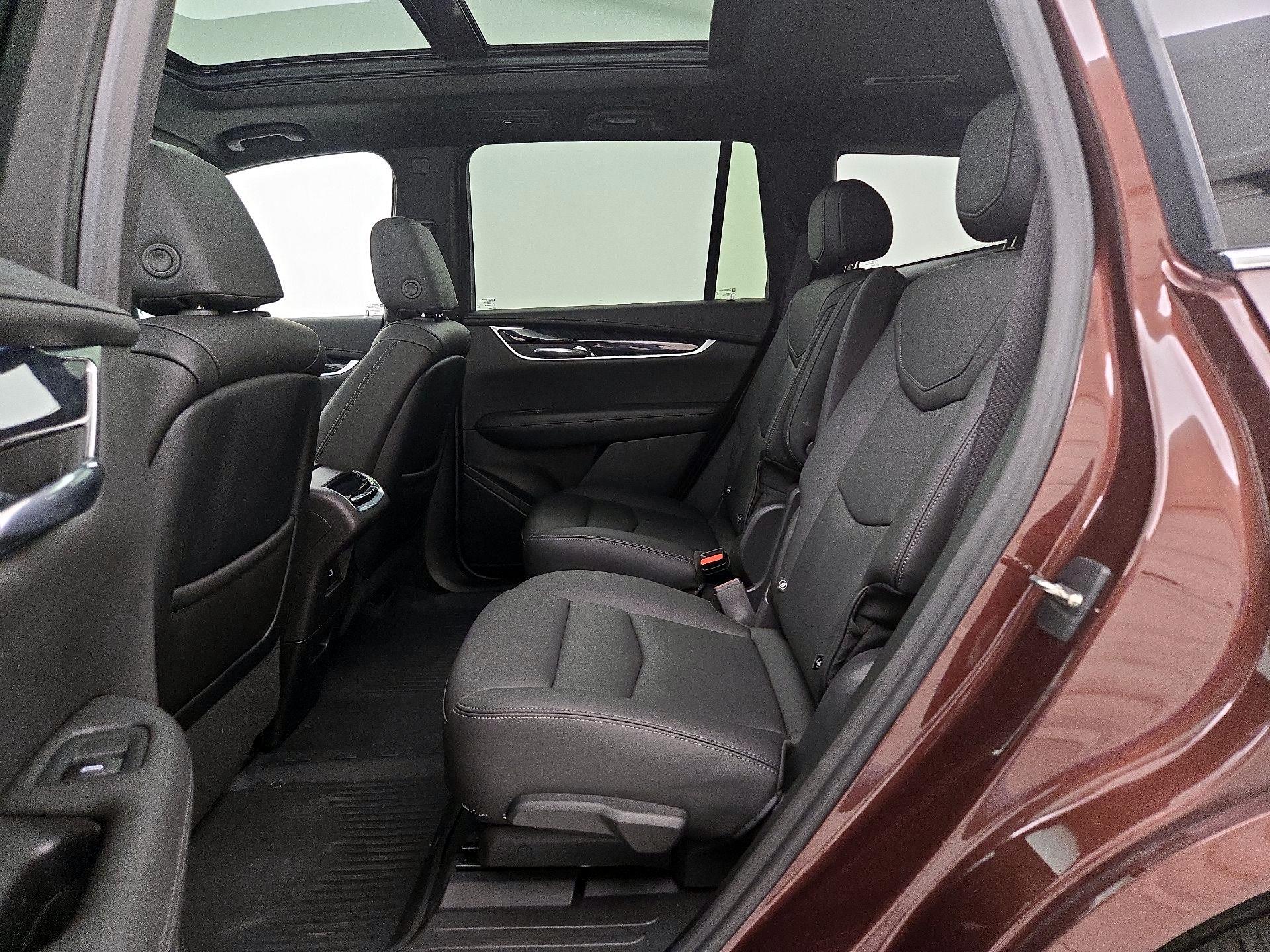 Thumbnail: 2022 Cadillac XT6 - 20