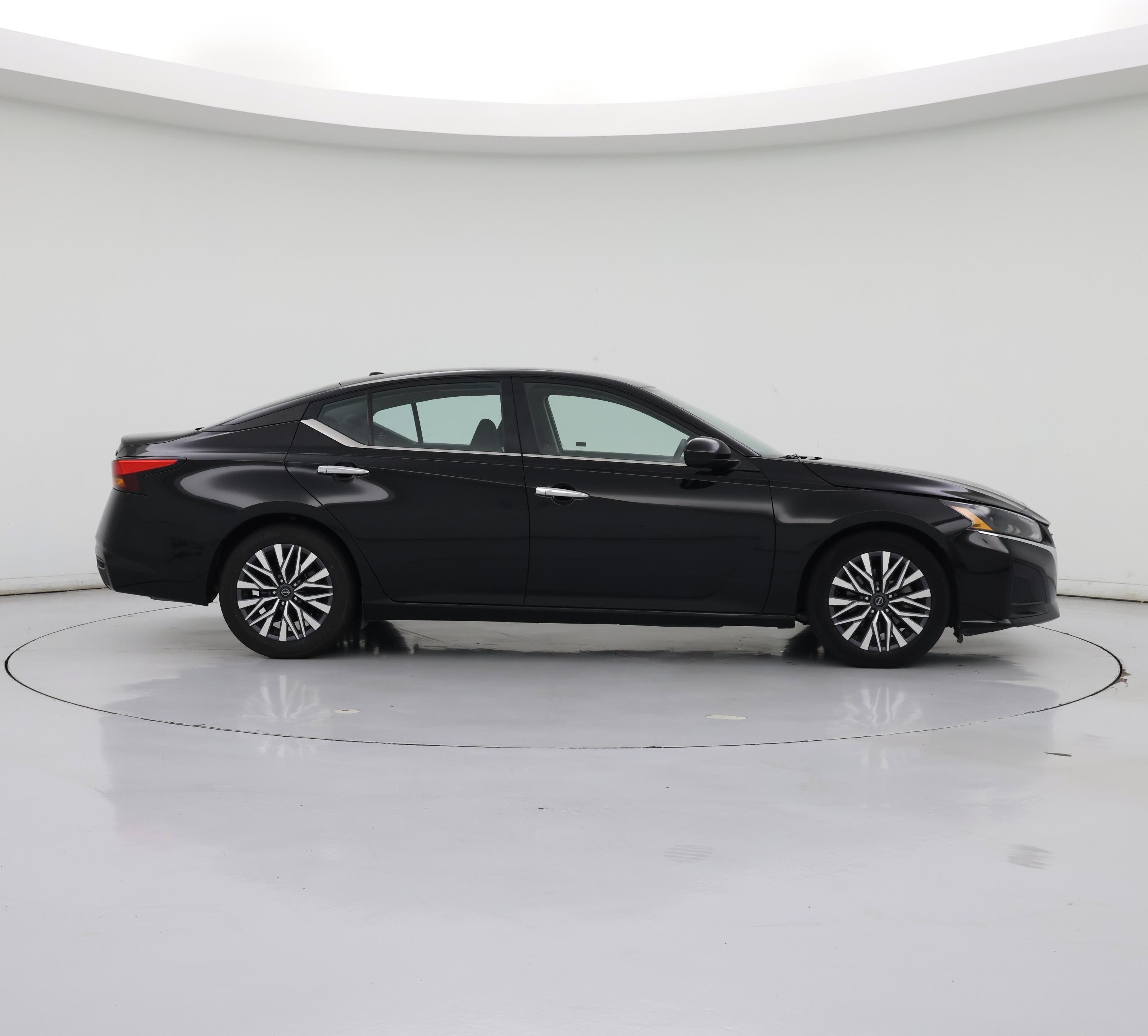 Thumbnail: 2023 Nissan Altima - 7