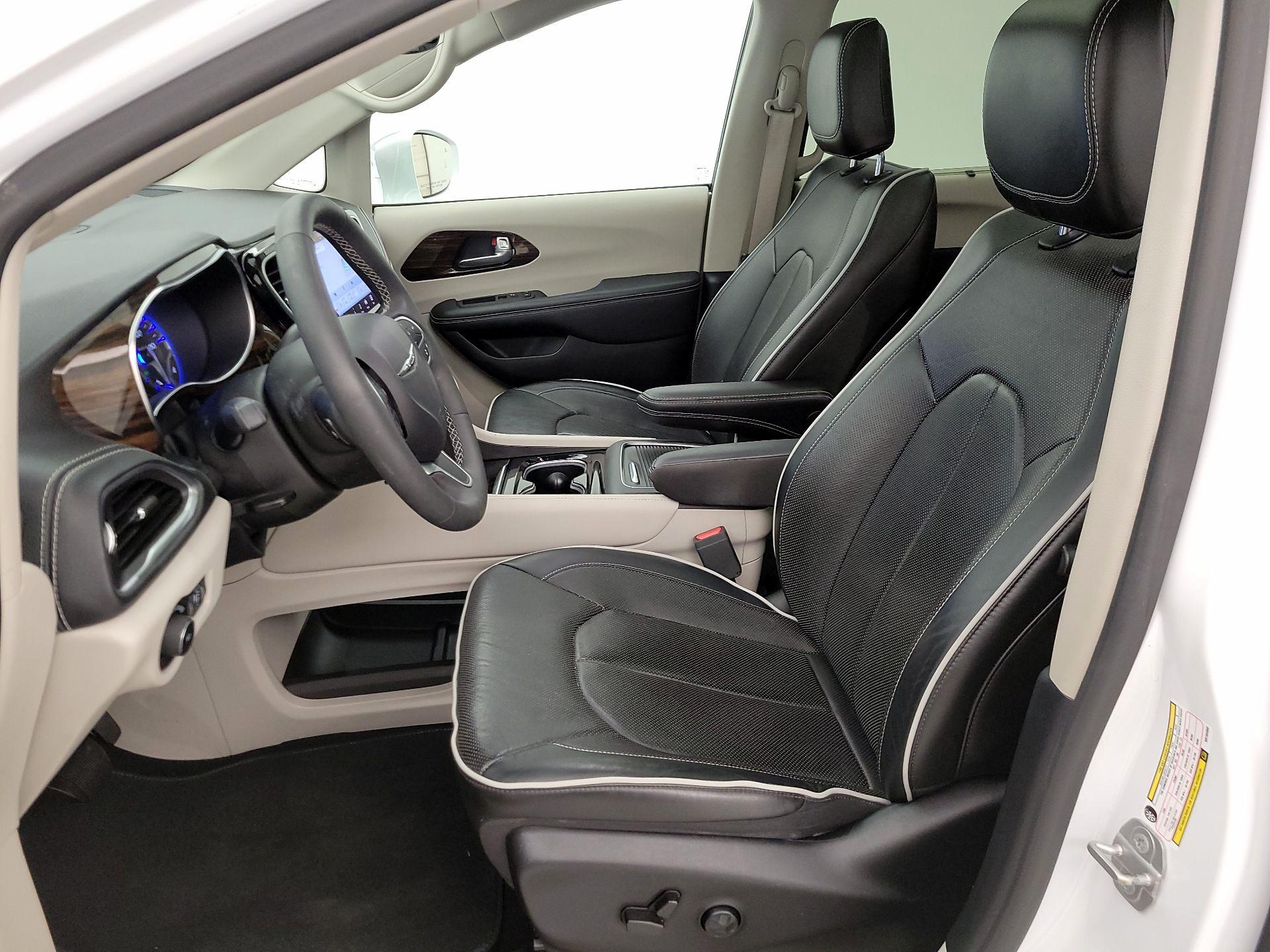 Thumbnail: 2022 Chrysler Pacifica - 11