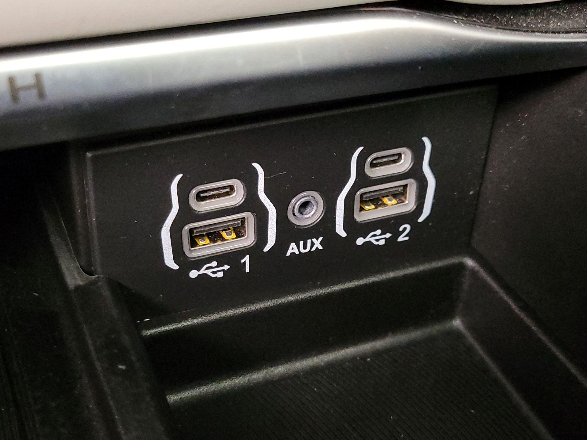 Thumbnail: 2022 Chrysler Pacifica - 19