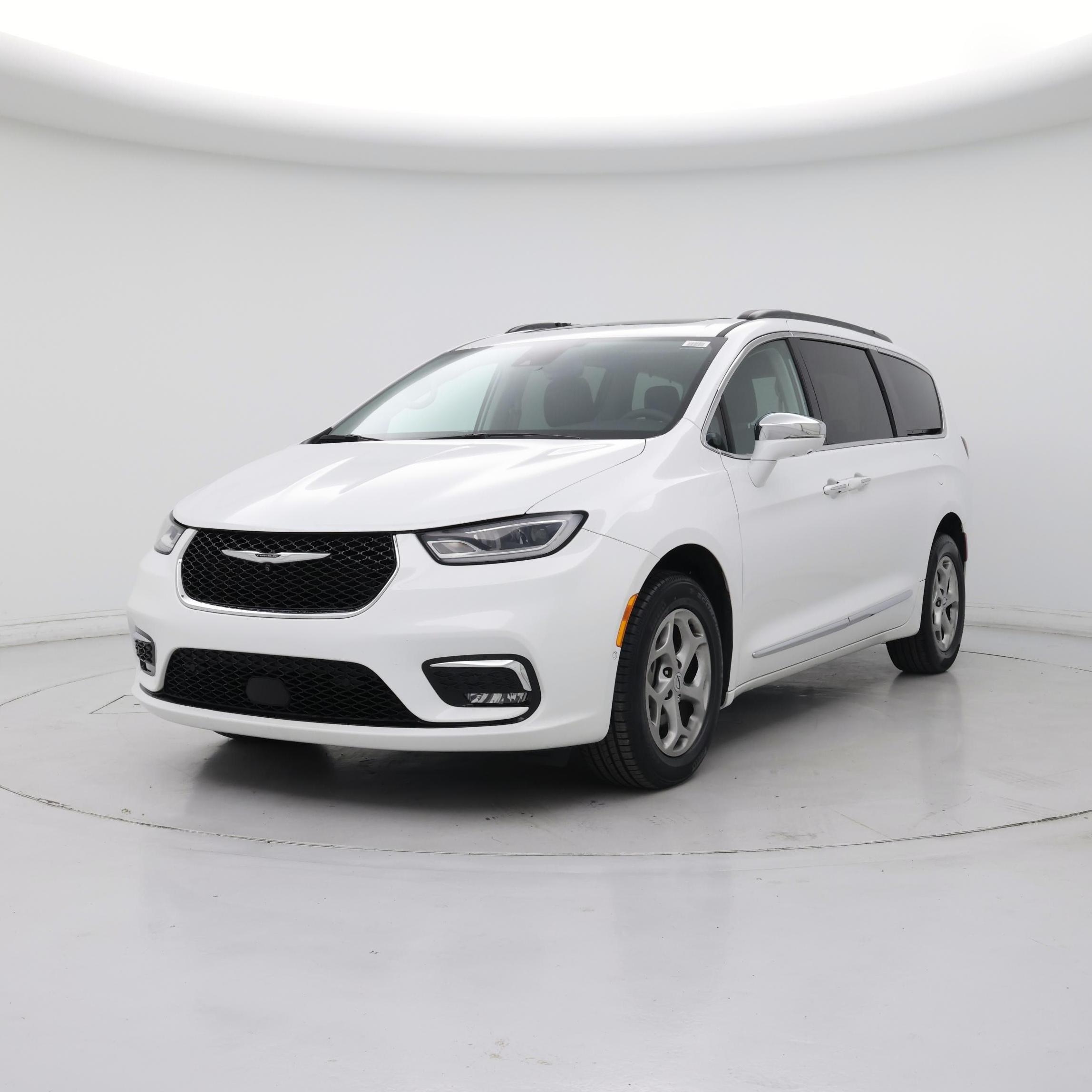 Thumbnail: 2022 Chrysler Pacifica - 4